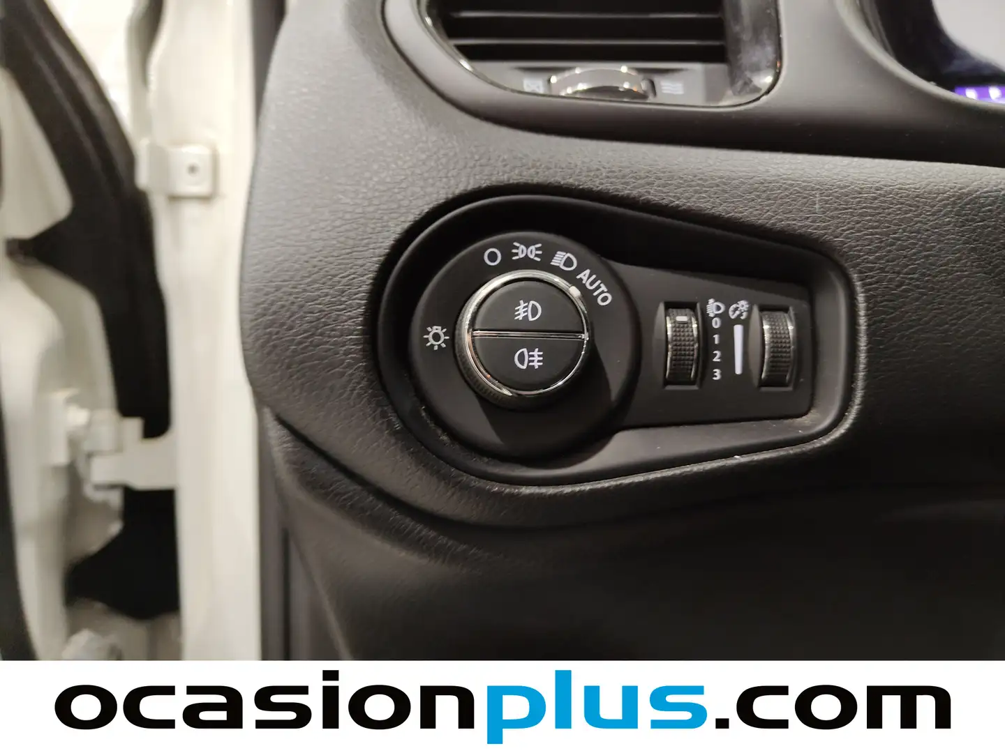 Foto Jeep Renegade Jeep Renegade eHybrid Night Eagle ATX (130 CV)