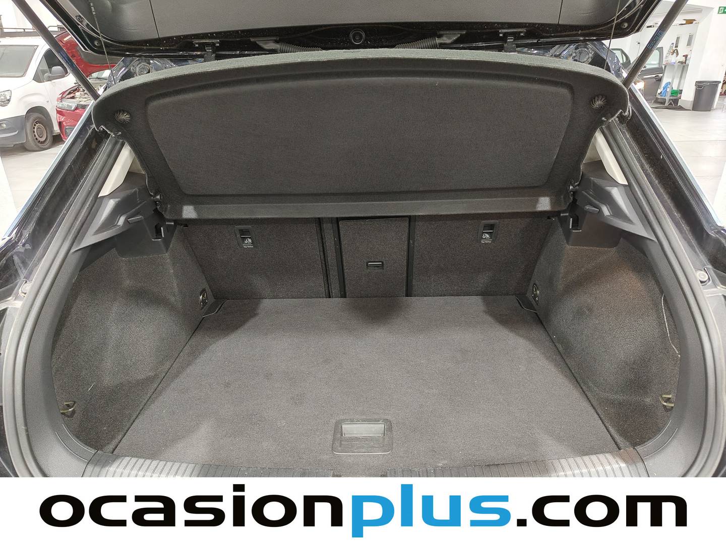 Foto Volkswagen T-Roc Volkswagen T-Roc Advance 2.0 TDI (150 CV) DSG