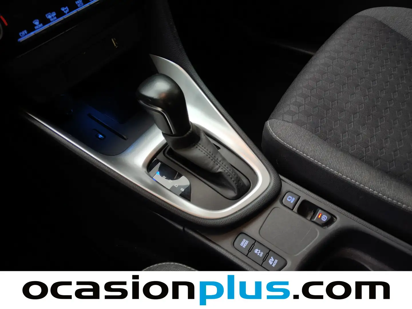 Foto Toyota Yaris Toyota Yaris T120H Business Plus (116 CV)