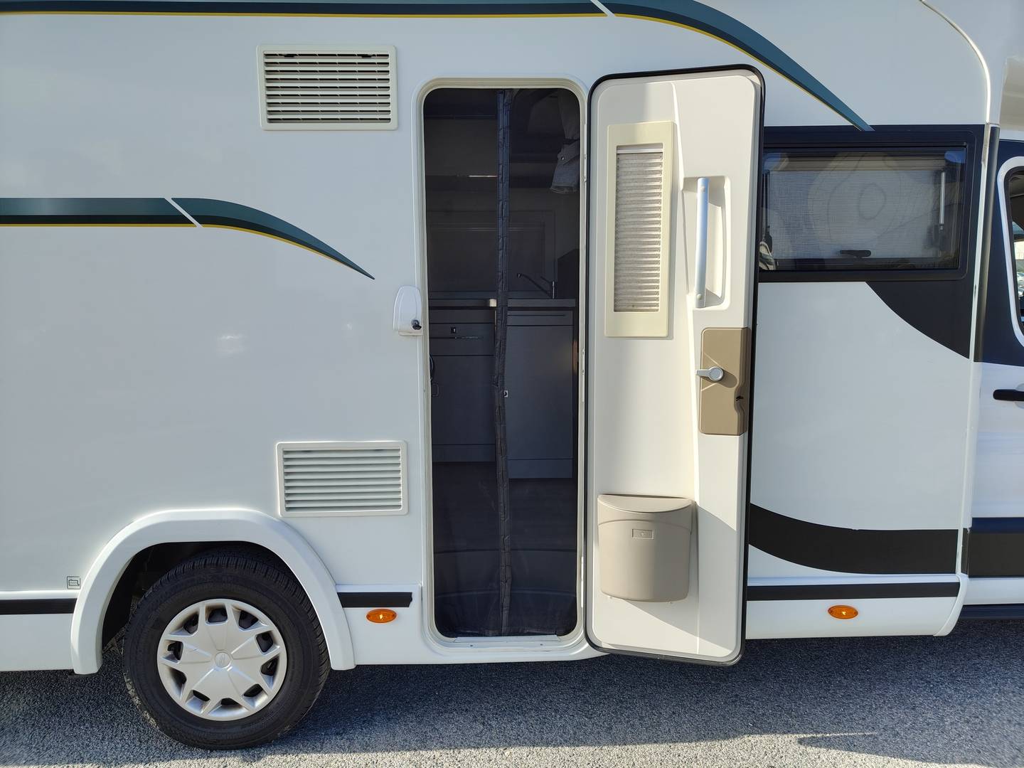 Foto Ford Tessoro Ford Tessoro 463 UP (170 CV)