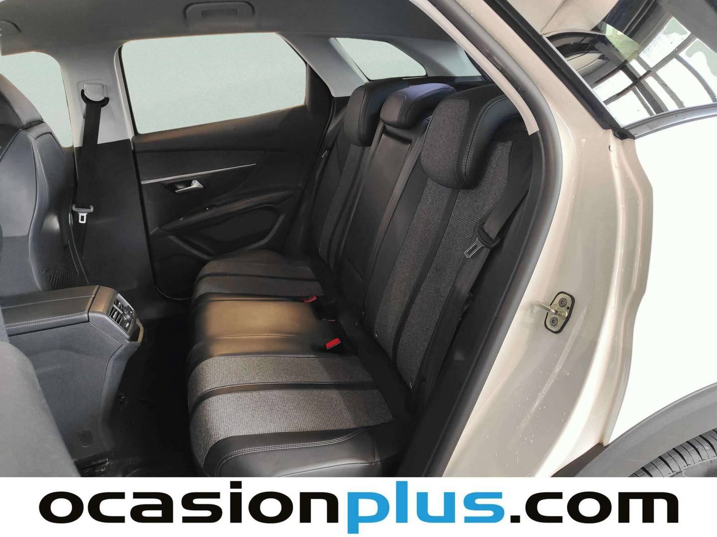 Foto asientos traseros Peugeot 3008 Peugeot 3008 PureTech 130 S&S Allure (130 CV)