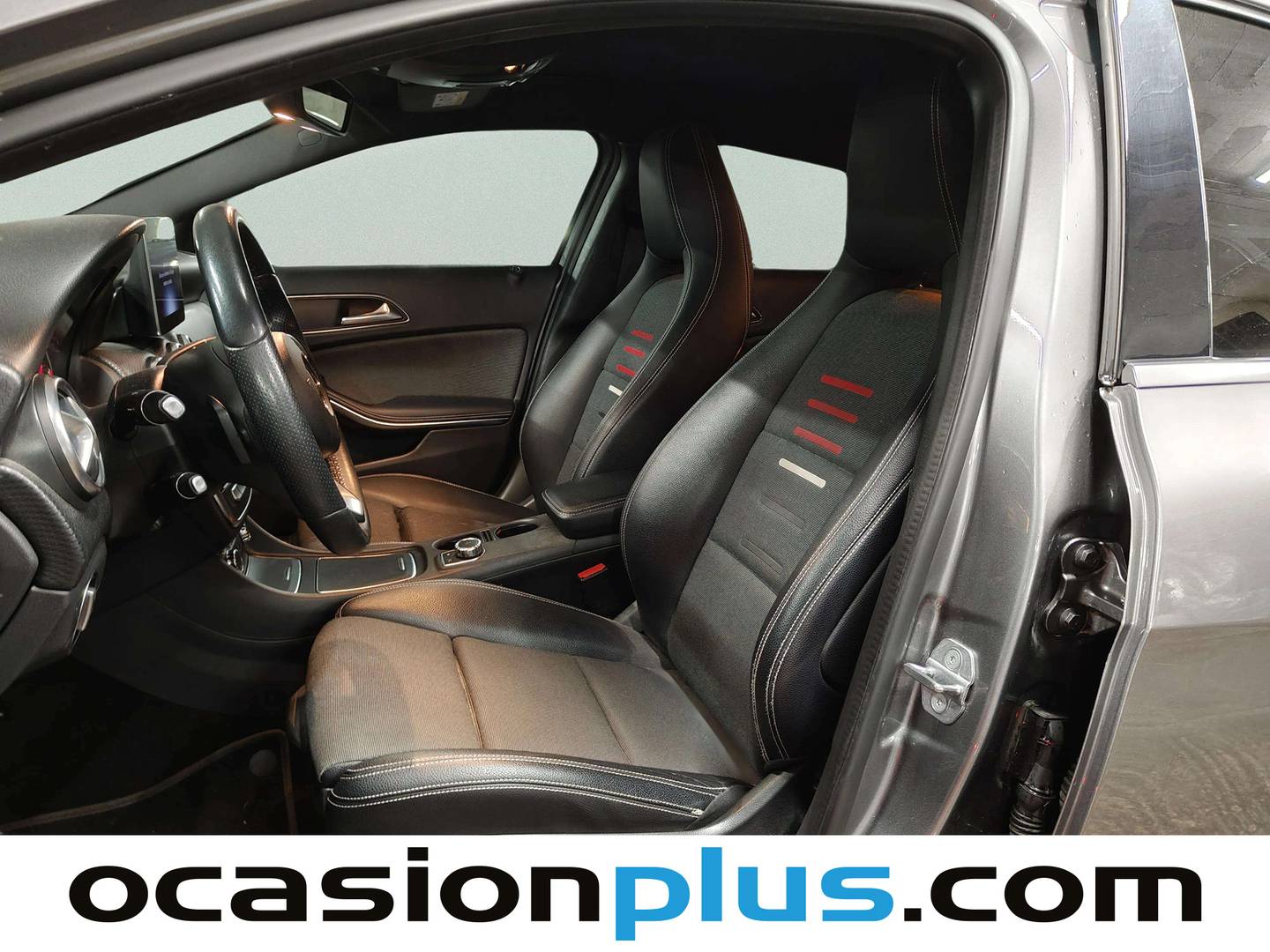 Foto asientos delanteros Mercedes Clase A Mercedes Clase A Clase A 200 d  Pack AMG (136 CV)