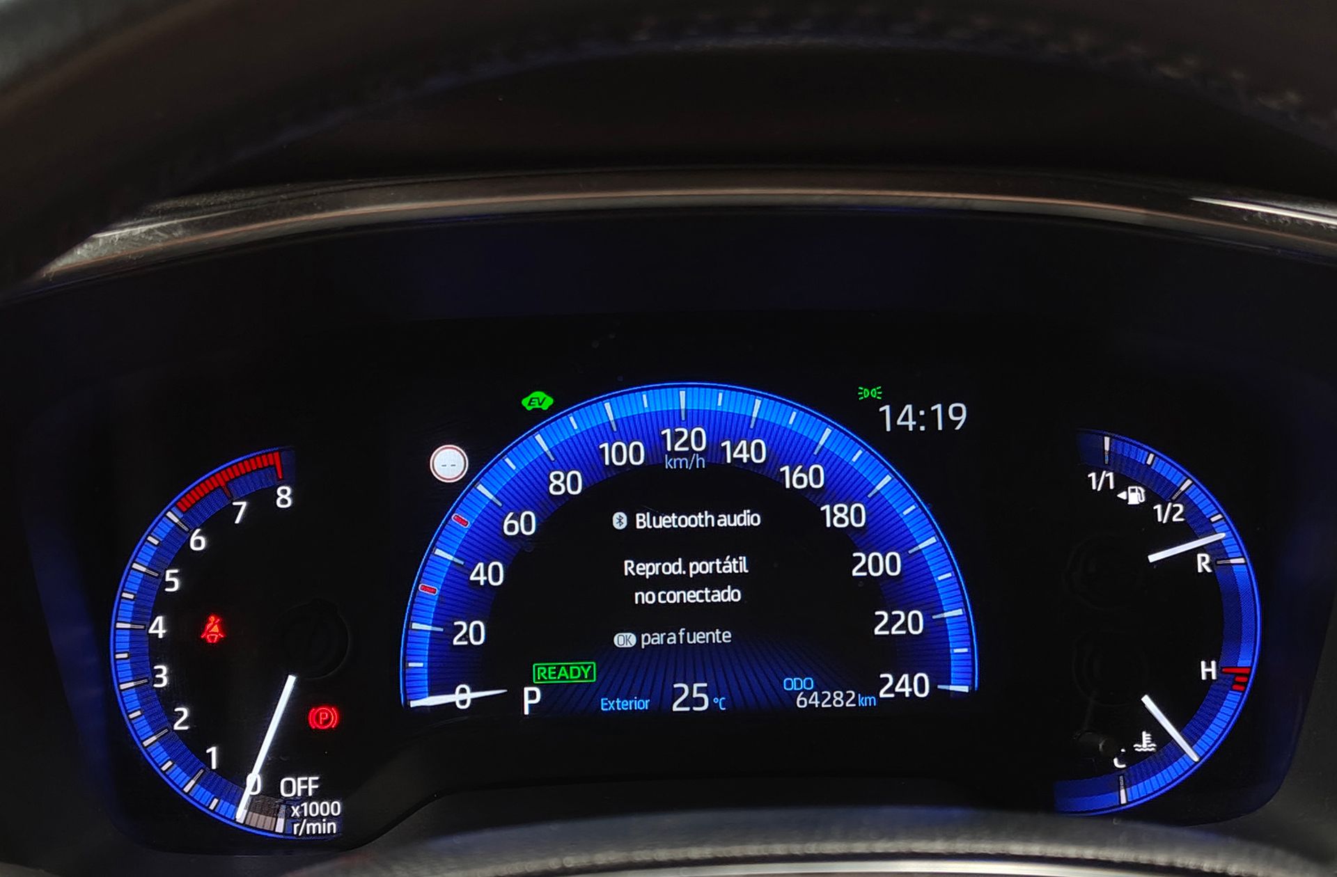 Toyota Corolla 180H FEEL! E-CVT - foto 28