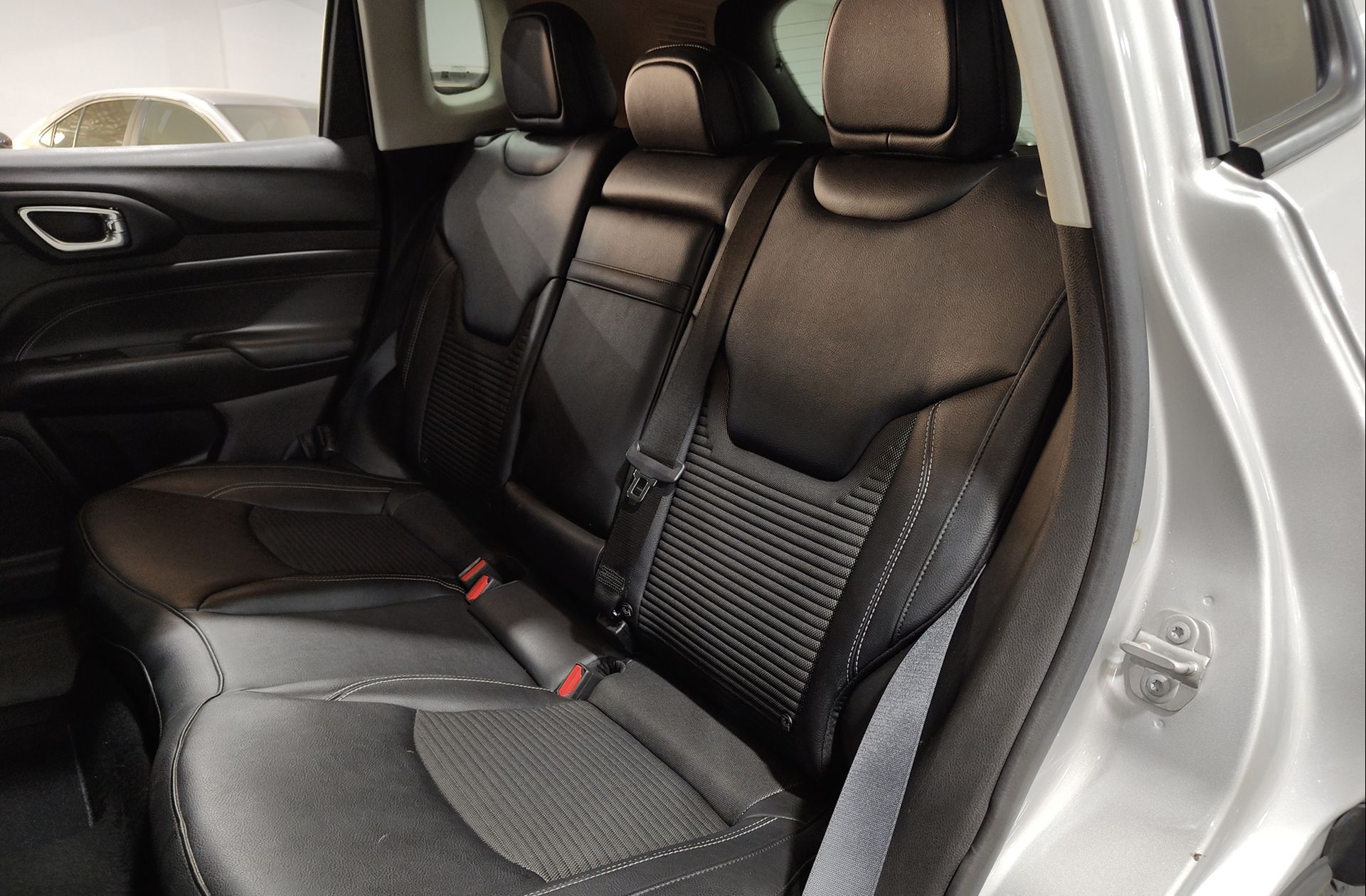 Jeep Compass 1.3 Gse Night Eagle FWD - foto 11