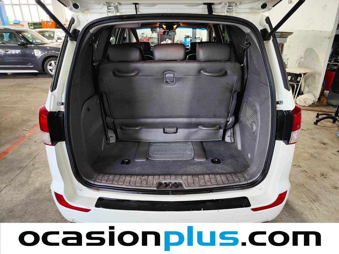 Fotos maletero SsangYong Rodius SsangYong Rodius 2.0 e-Xdi Limited (155 CV) 7 Plazas