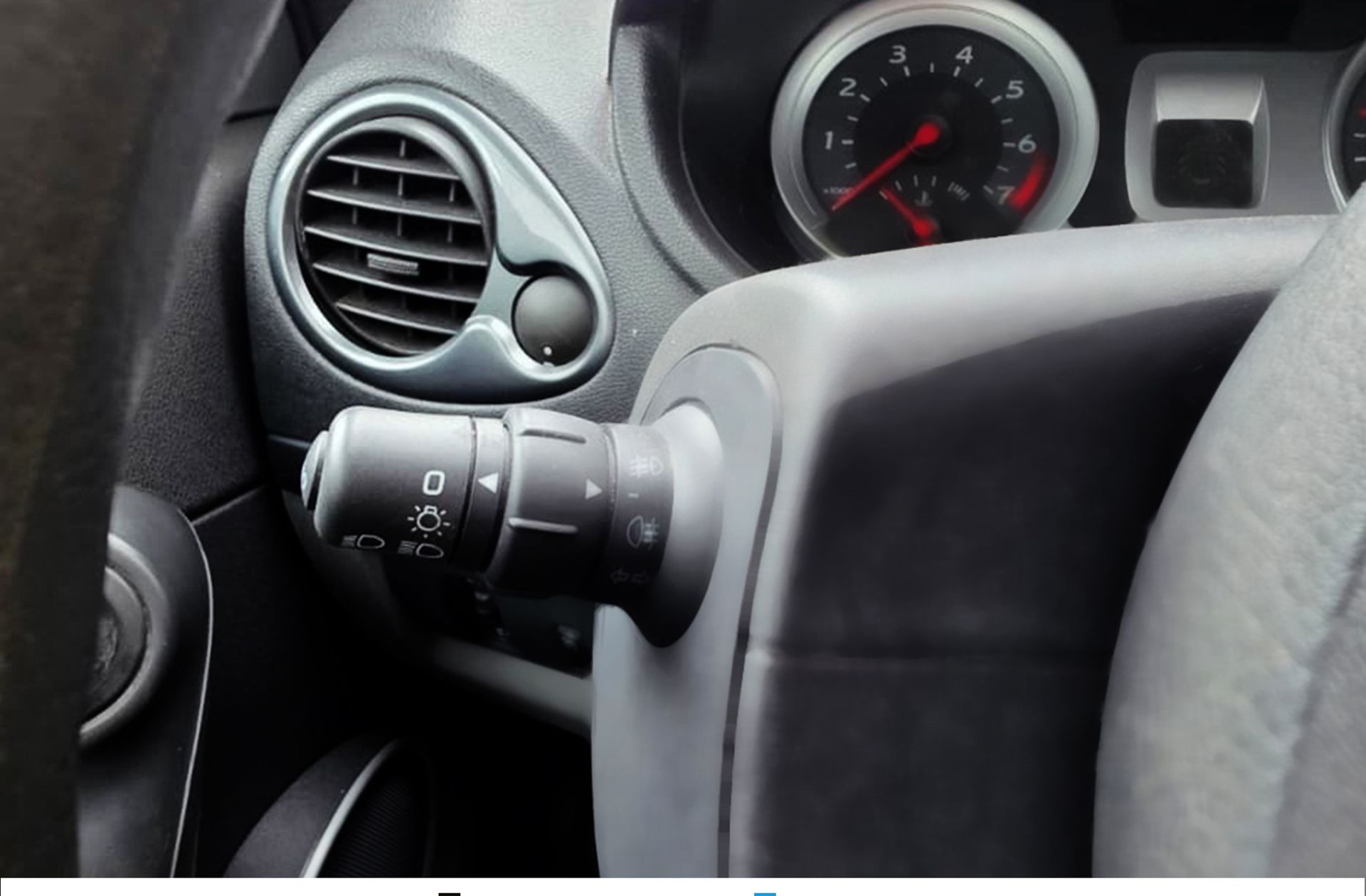 Renault Clio 1.2 16v Pack Authentique - foto 18