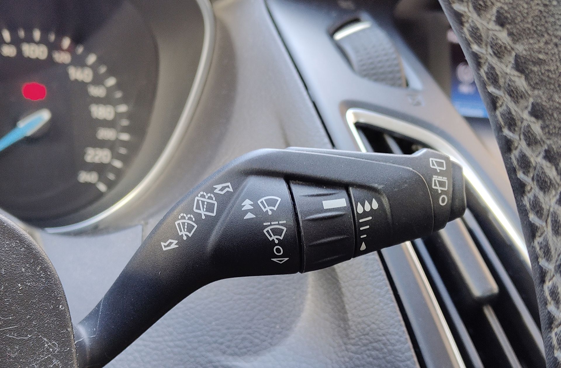 Ford Focus 1.6 TI-VCT Trend+ PowerShift - foto 27