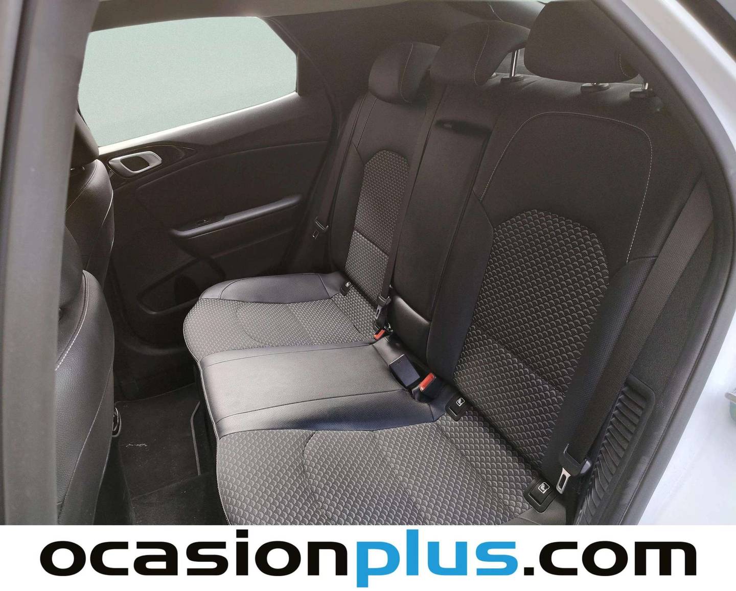 Foto asientos traseros KIA XCeed KIA XCeed 1.6 GDi PHEV eTech (141 CV)