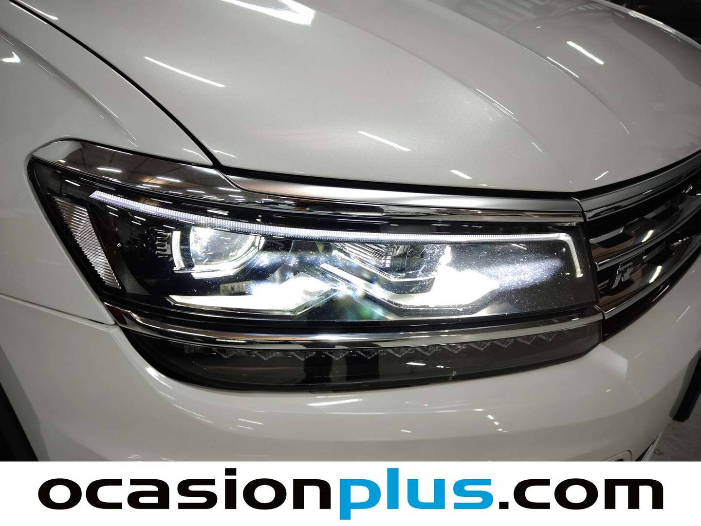 Foto Volkswagen Tiguan Volkswagen Tiguan Sport 2.0 TDI BMT 4Motion Pack R-line (240 CV) DSG