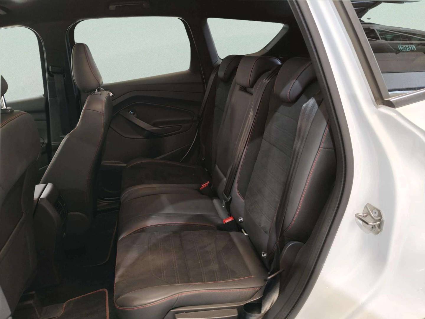 Foto asientos traseros Ford Kuga Ford Kuga 2.0 TDCI ST-Line 4x2 (150 CV)