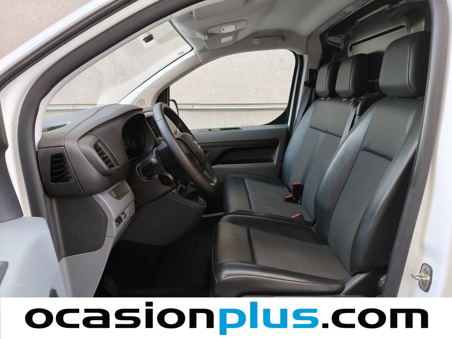 Foto asientos delanteros Opel Vivaro Opel Vivaro Furgon 1.5 Diesel M Standard Select (120 CV)