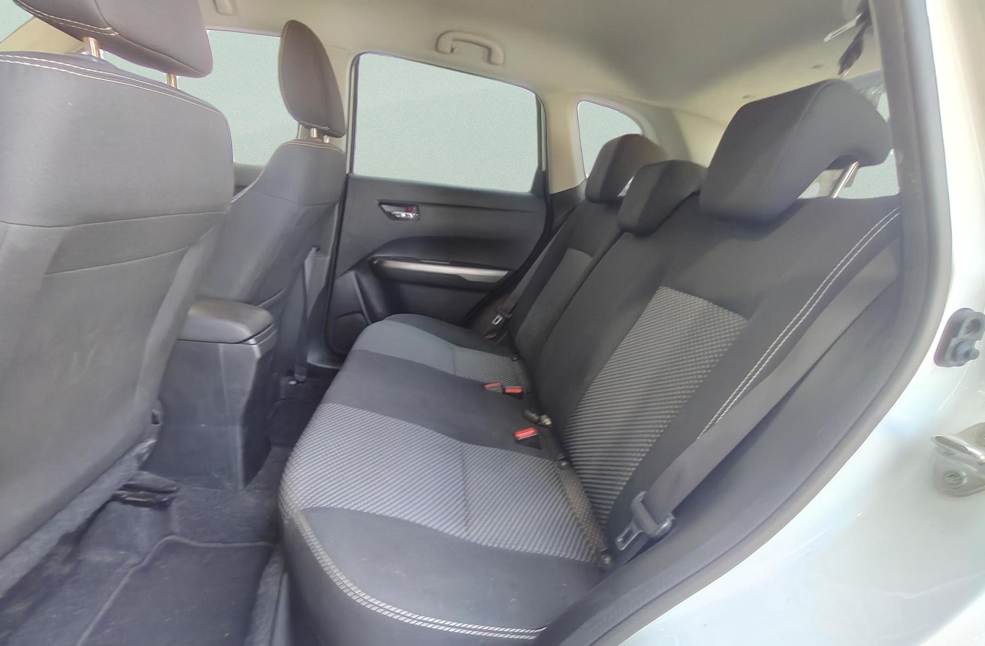 Suzuki Vitara 1.0 Turbo GLE 4WD - foto 12