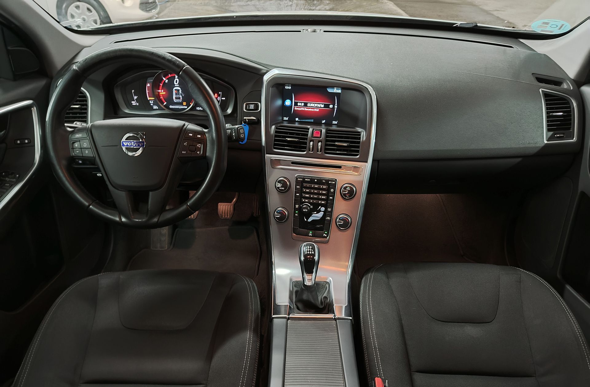Volvo XC60 D3 Kinetic - foto 6