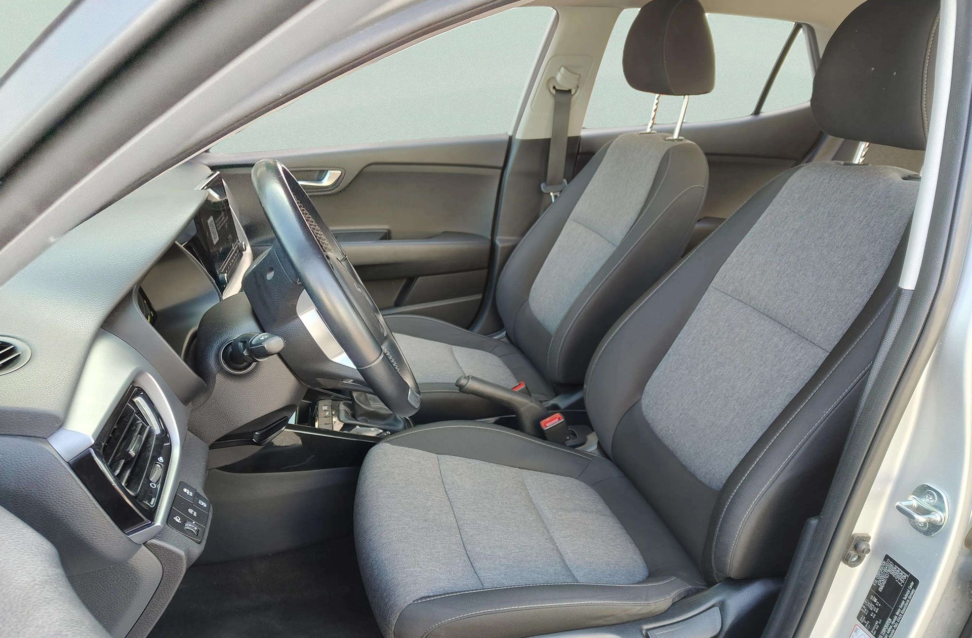 Kia Stonic 1.0 T-GDi Drive DCT - foto 12