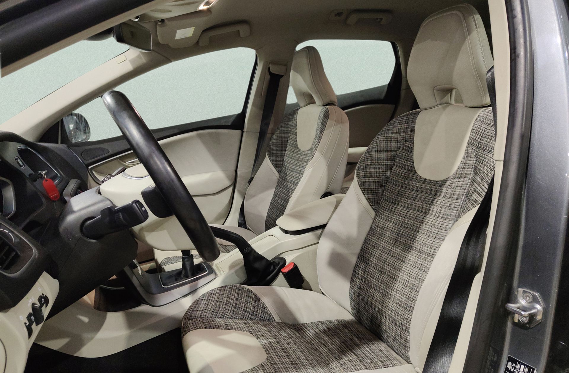 Volvo V40 D2 Momentum - foto 10