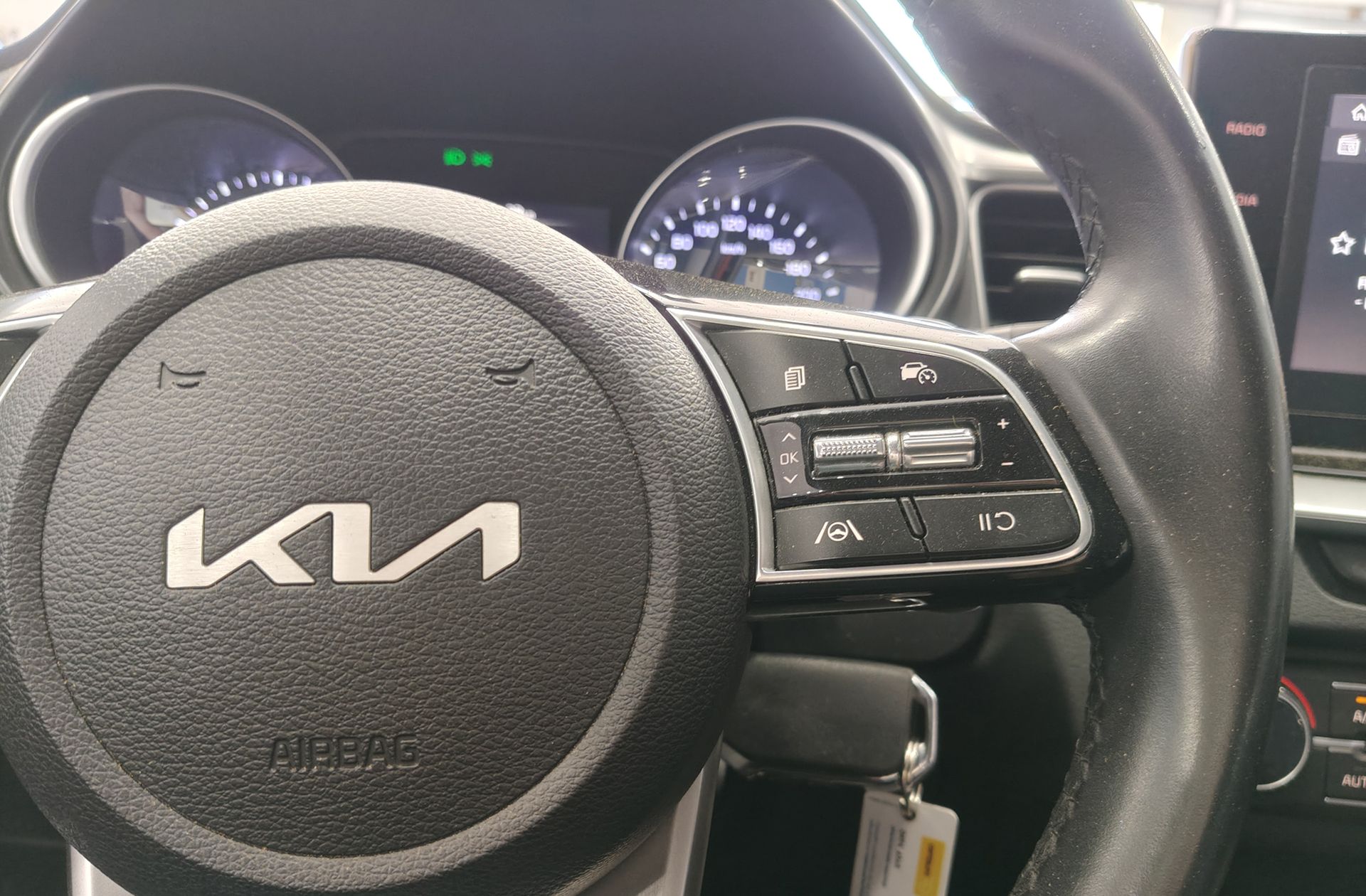 Kia Ceed 1.0 MHEV Drive DCT - foto 24