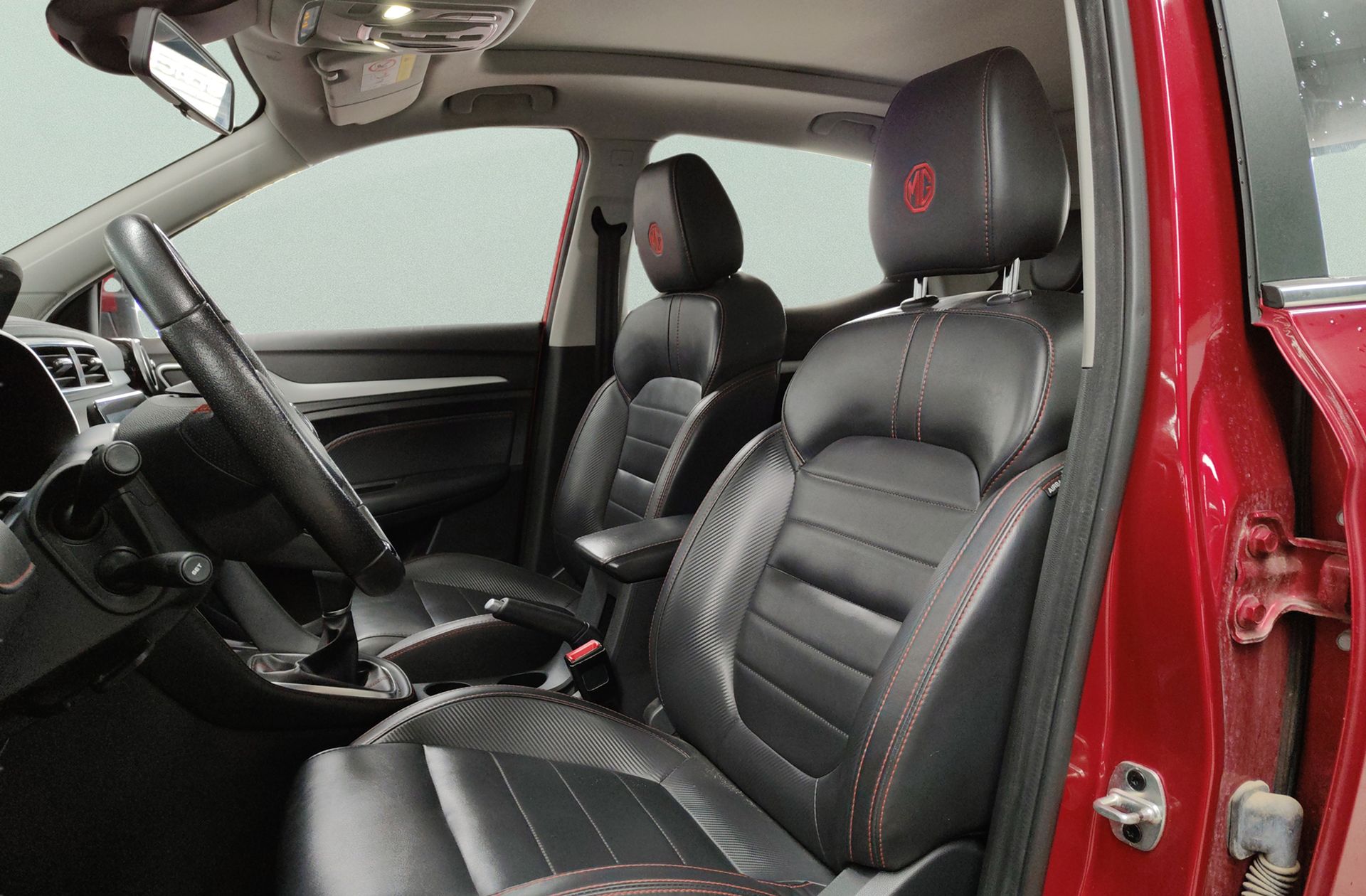 MG ZS 1.0T Luxury - foto 10