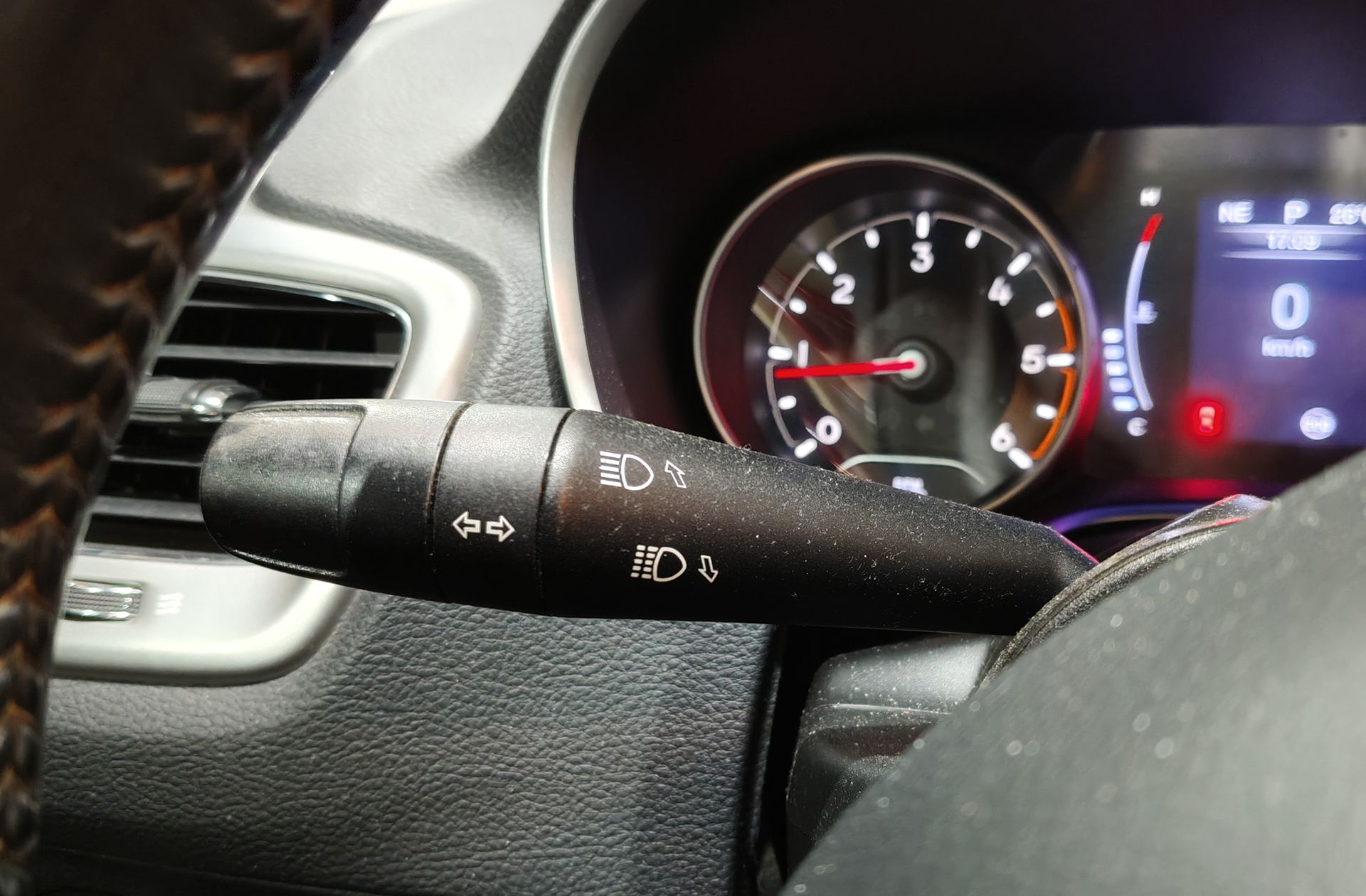 Jeep Compass 2.0 MultiJet Longitude 4x4 AD - foto 25