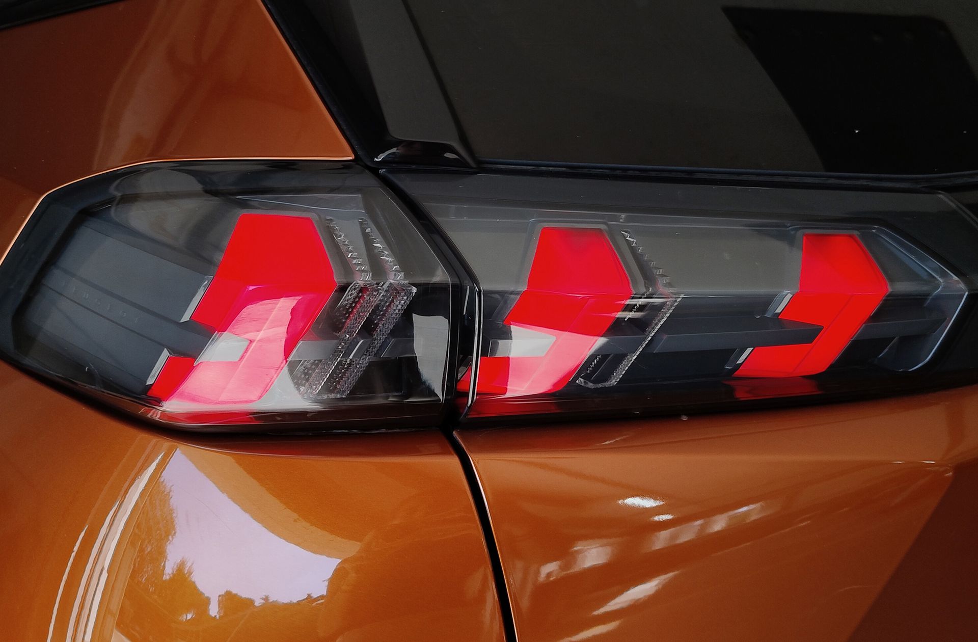 Peugeot 2008 PureTech 130 GT - foto 18