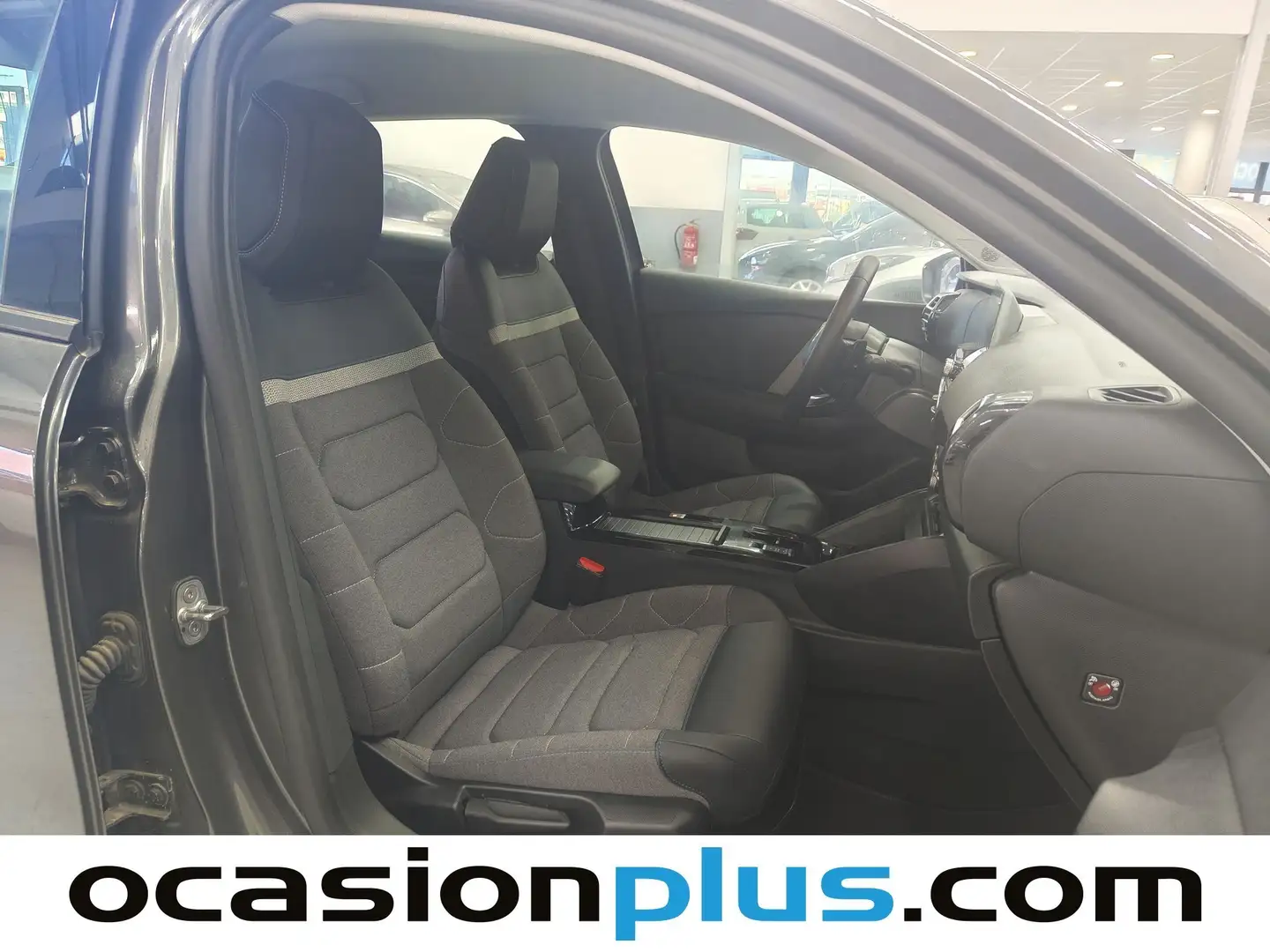 Foto Citroën C4 X Citroen C4 X PureTech 130 S&S Plus EAT8 (131 CV)