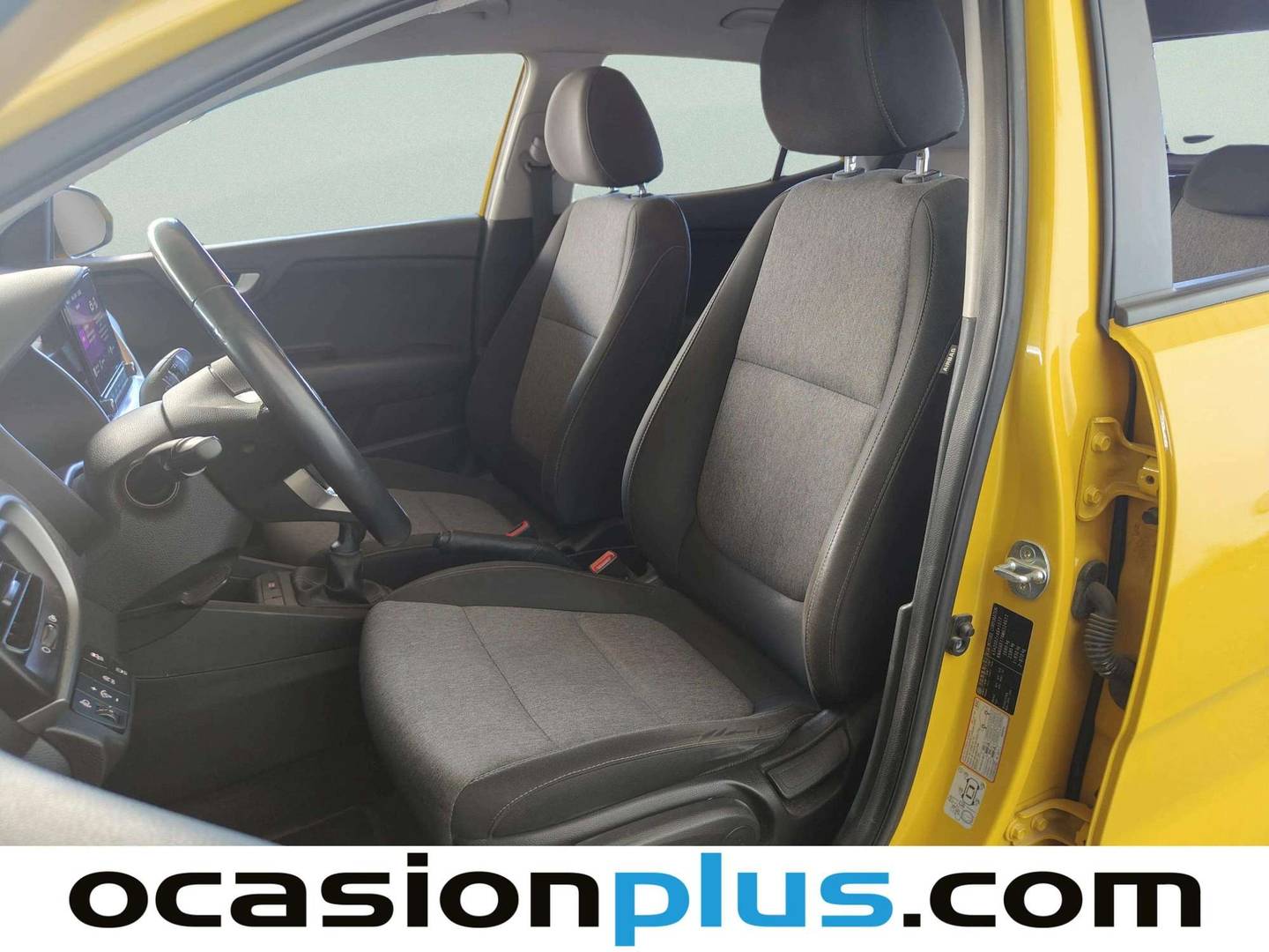 Foto asientos delanteros KIA Stonic KIA Stonic 1.0 T-GDi MHEV iMT Concept (100 CV)
