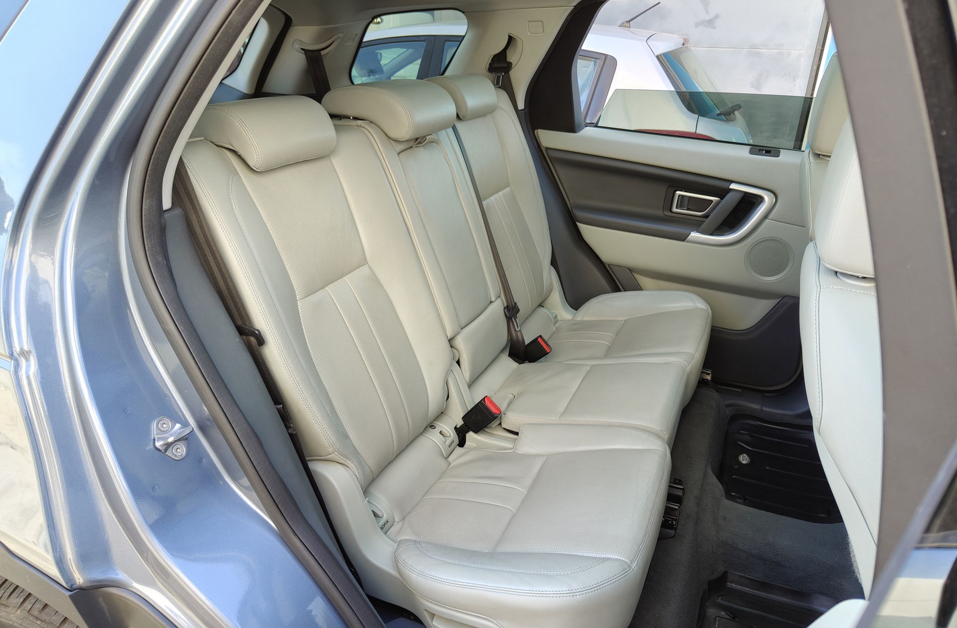 Land Rover Discovery Sport 2.0L SD4 SE 4WD 7 plazas - foto 21