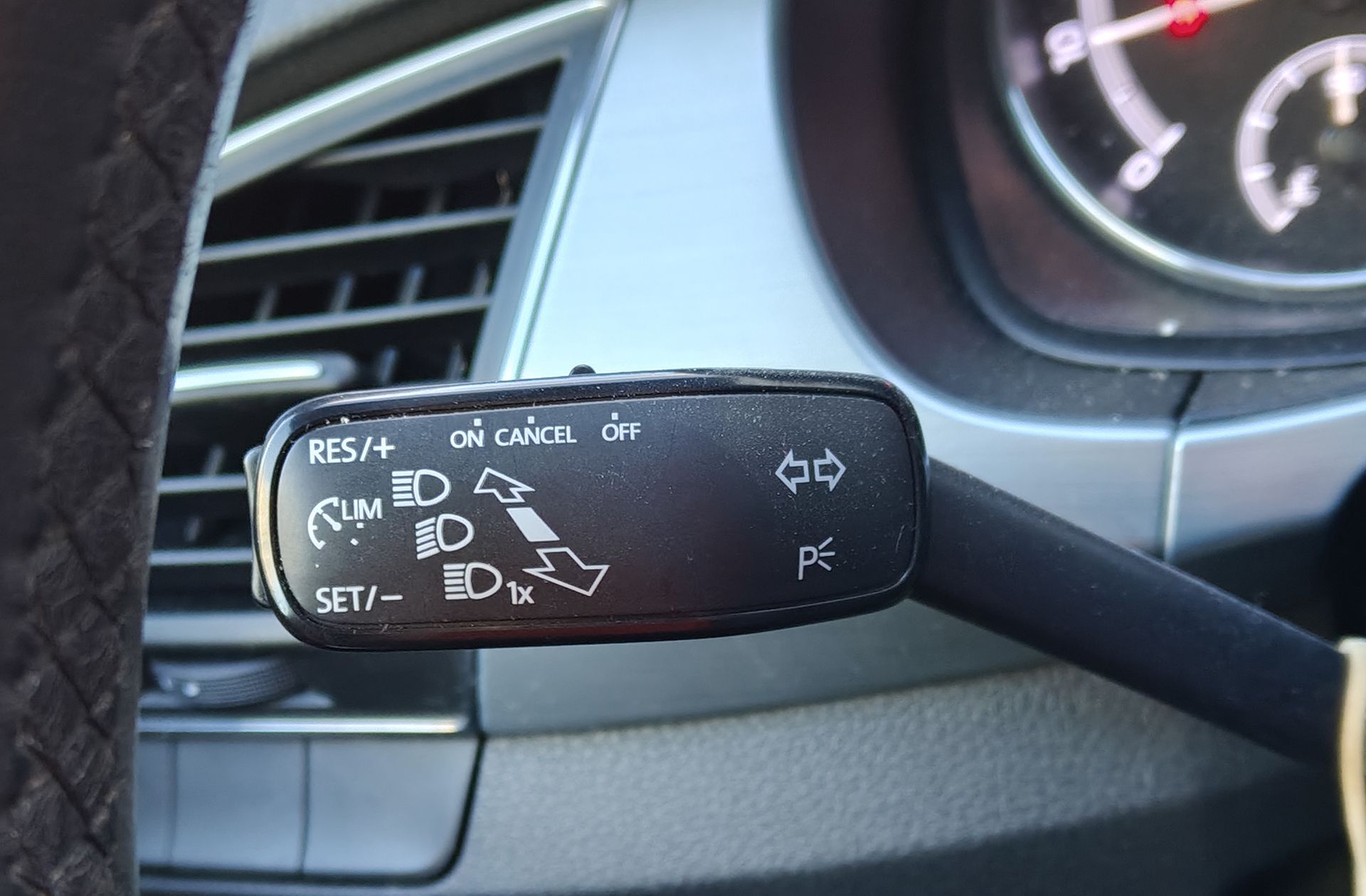 Škoda Fabia 1.0 TSI Like DSG - foto 24