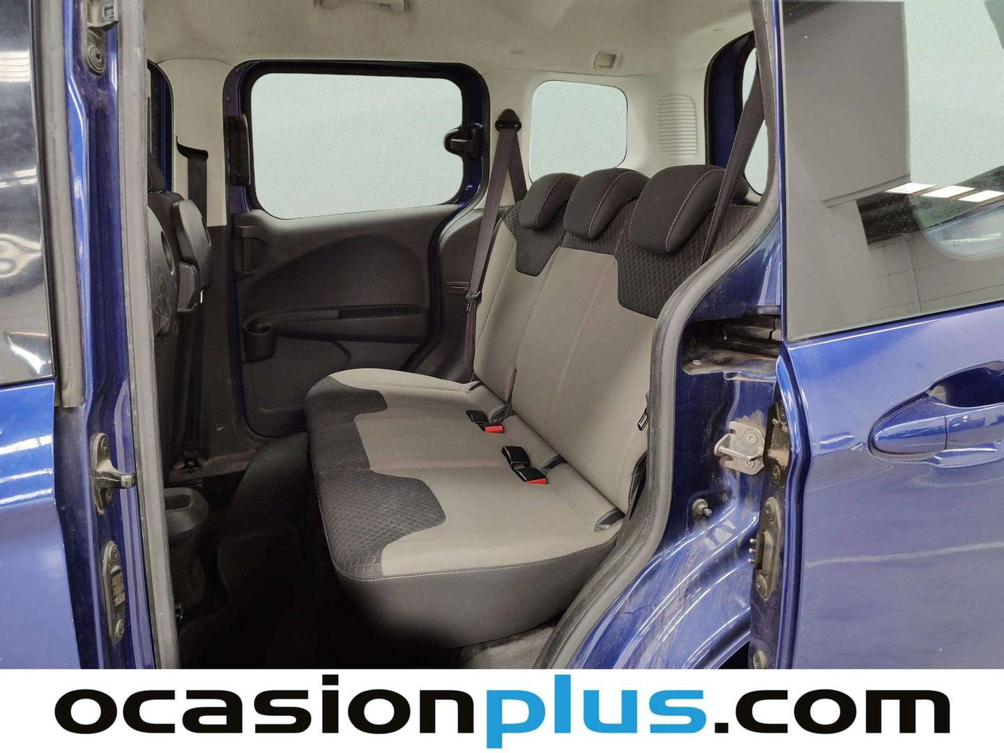 Foto asientos traseros Ford Tourneo Courier Ford Tourneo Courier 1.5 TDCi Trend (75 CV)