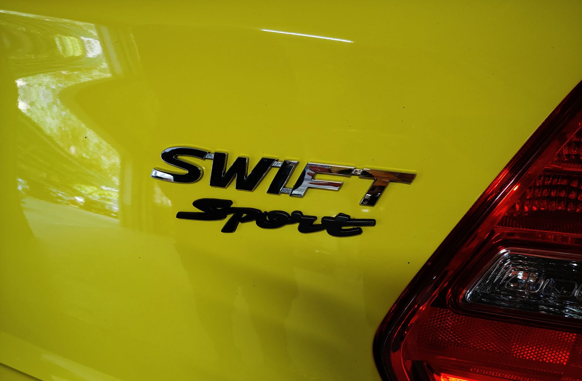 Suzuki Swift 1.4T Sport - foto 5