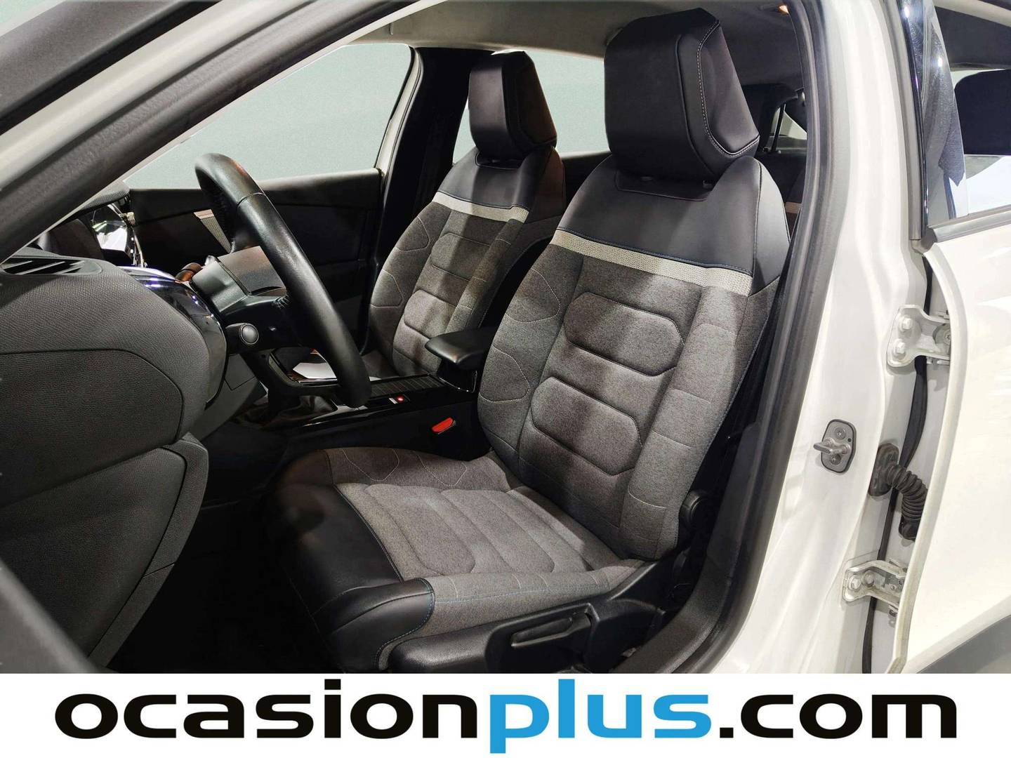 Foto Citroën C4 Citroen C4 PureTech 130 S&S 6v Feel Pack (130 CV)