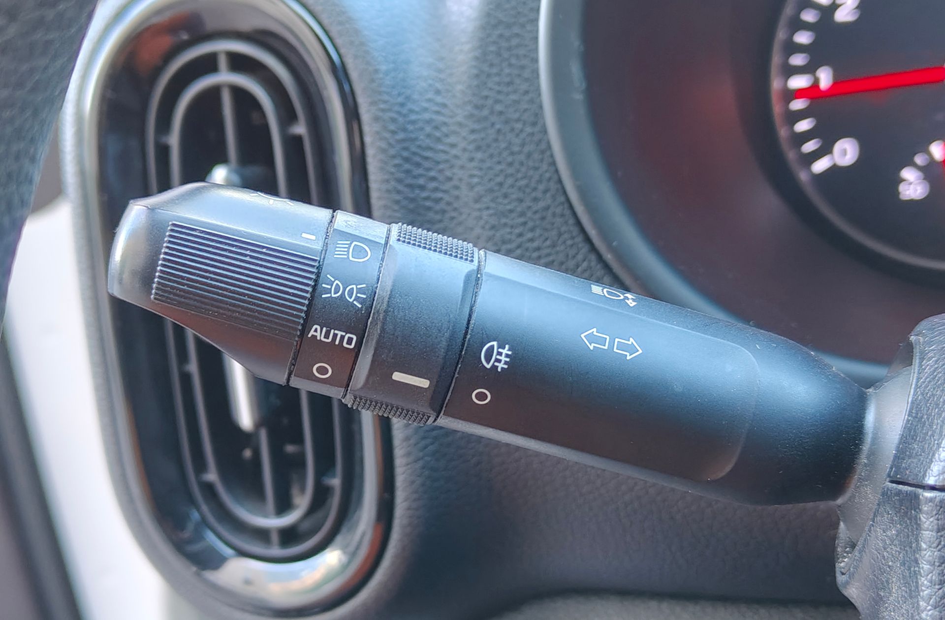 Kia Picanto 1.0 DPi Concept Pack Comfort - foto 23