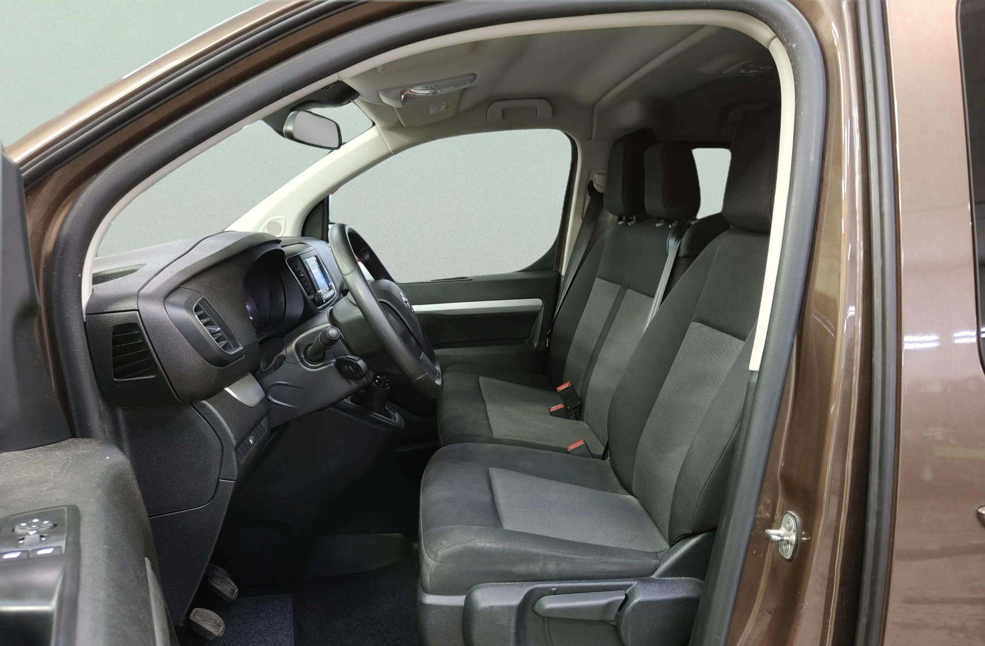 Toyota Proace Verso 2.0D VX Plus Shuttle L1 - foto 11