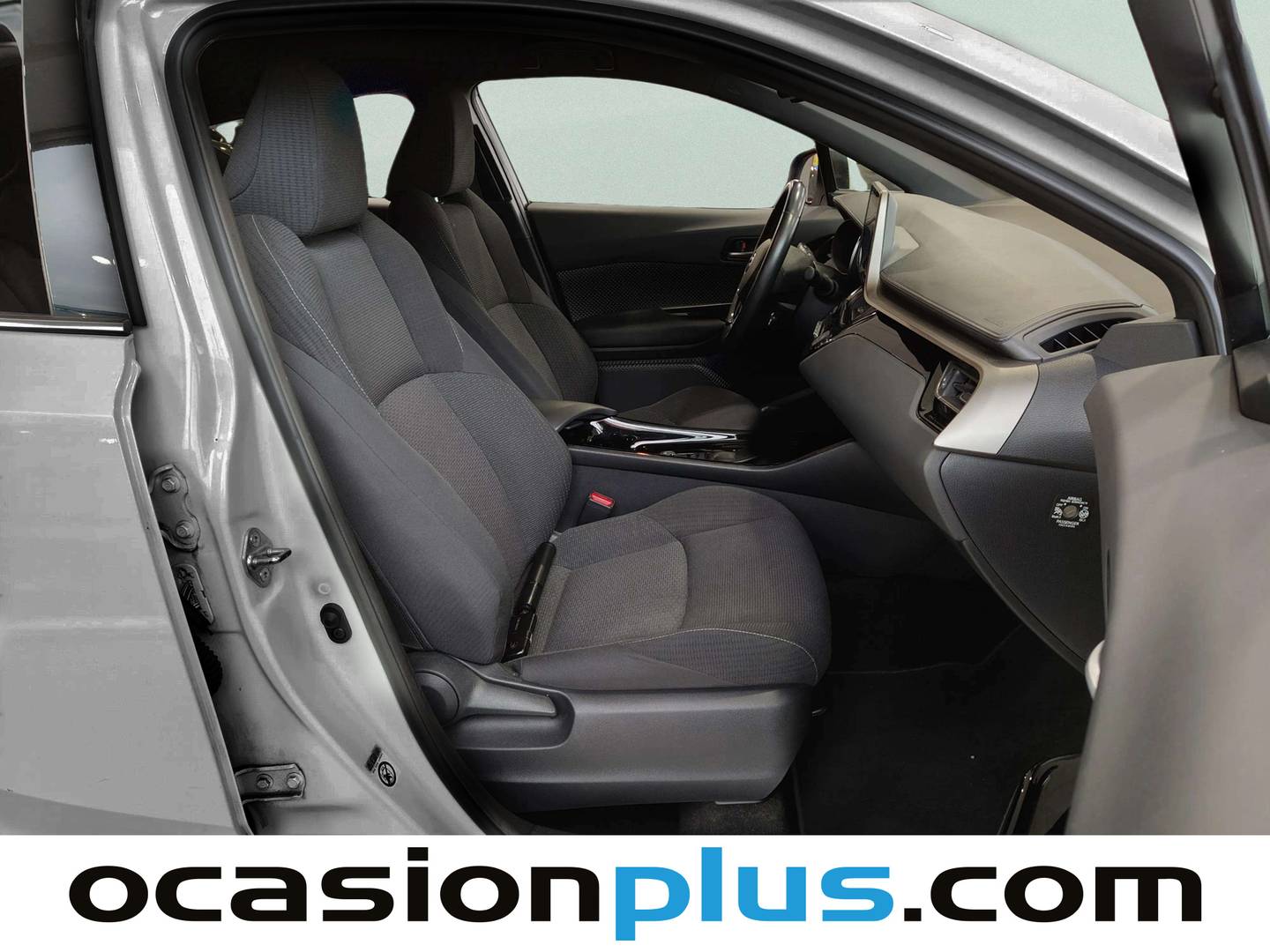 Foto Toyota C-HR Toyota C-HR 1.8 125H Advance (122 CV)