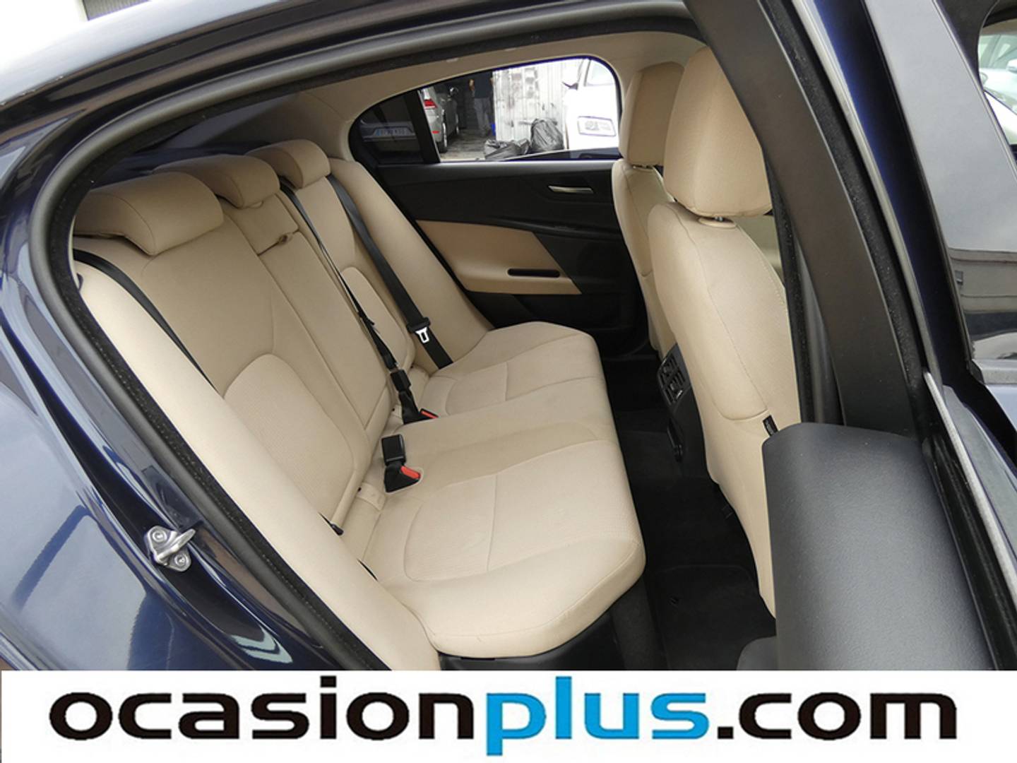 Foto Jaguar XE Jaguar XE 2.0 Diesel Pure RWD AUTO (180 CV)