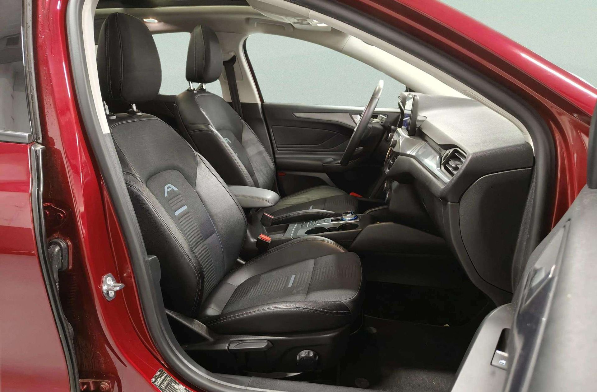 Ford Focus 2.0 EcoBlue Active - foto 23