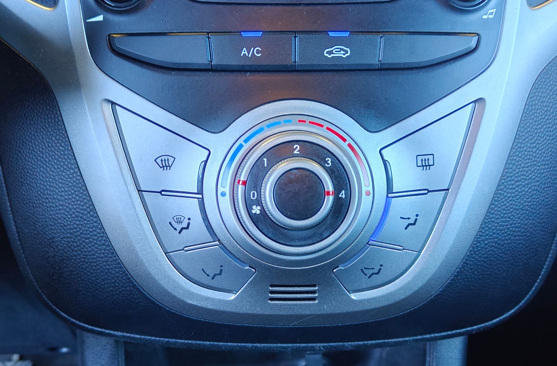 Hyundai ix20 1.4 MPI BlueDrive Klass - foto 24