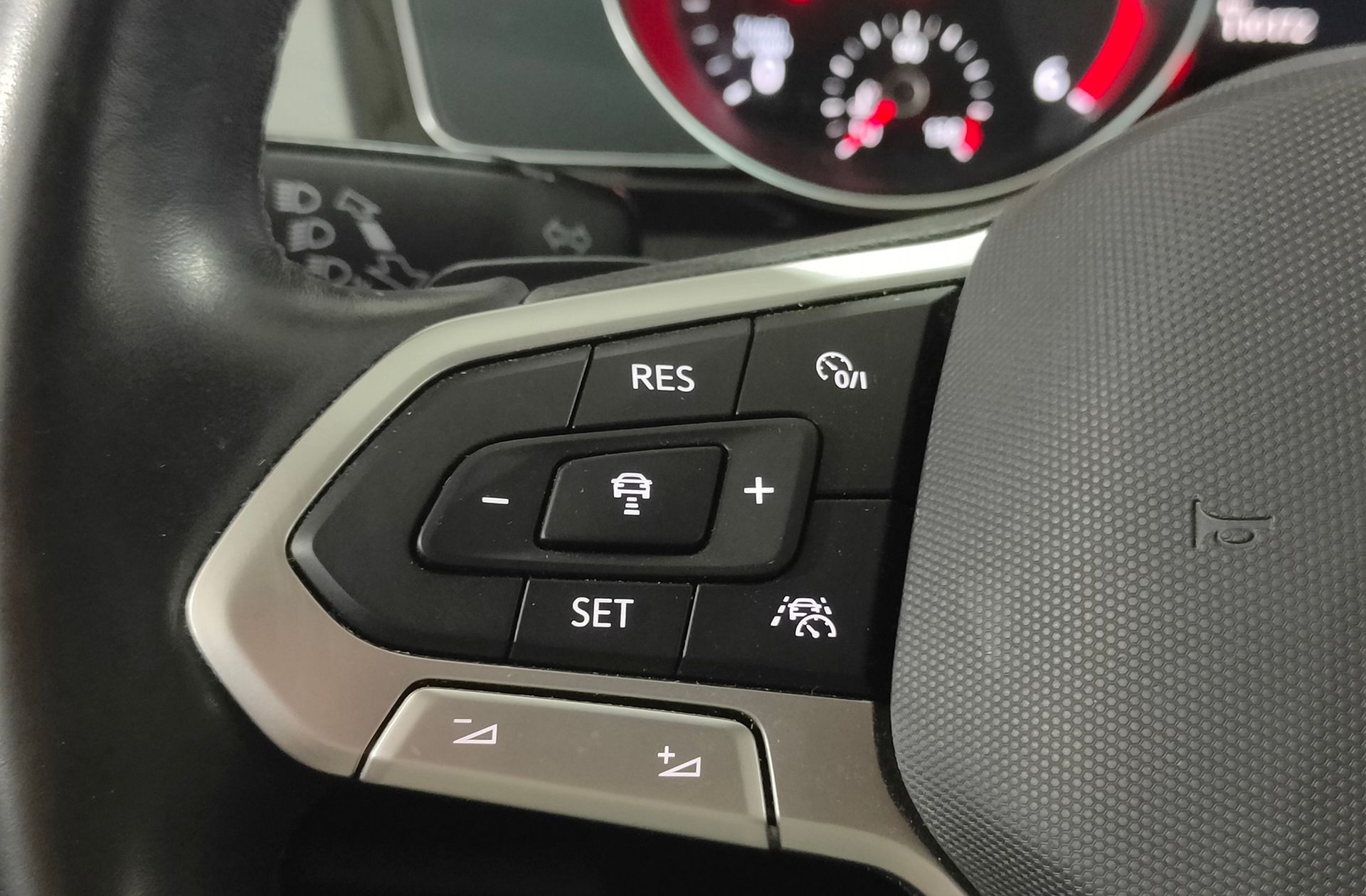 Volkswagen Passat 2.0 TDI DSG - foto 30