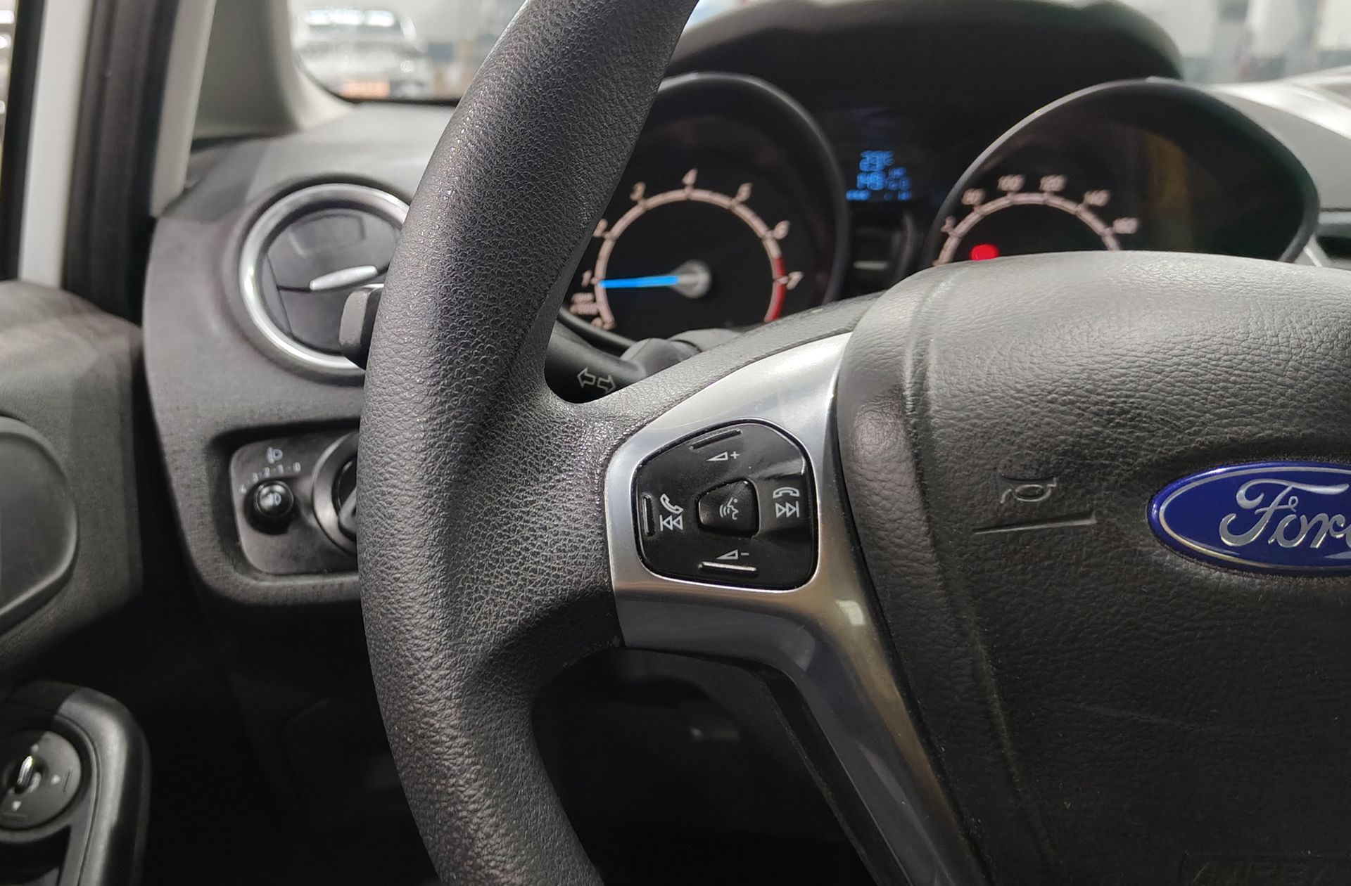 Ford Fiesta 1.0 EcoBoost Trend - foto 20
