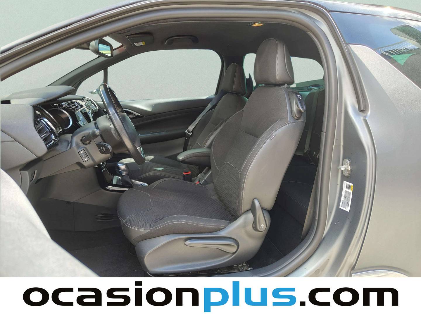 Foto DS DS 3 DS DS3 Crossback PureTech 110 S&S Dark Side EAT6  (110 CV)