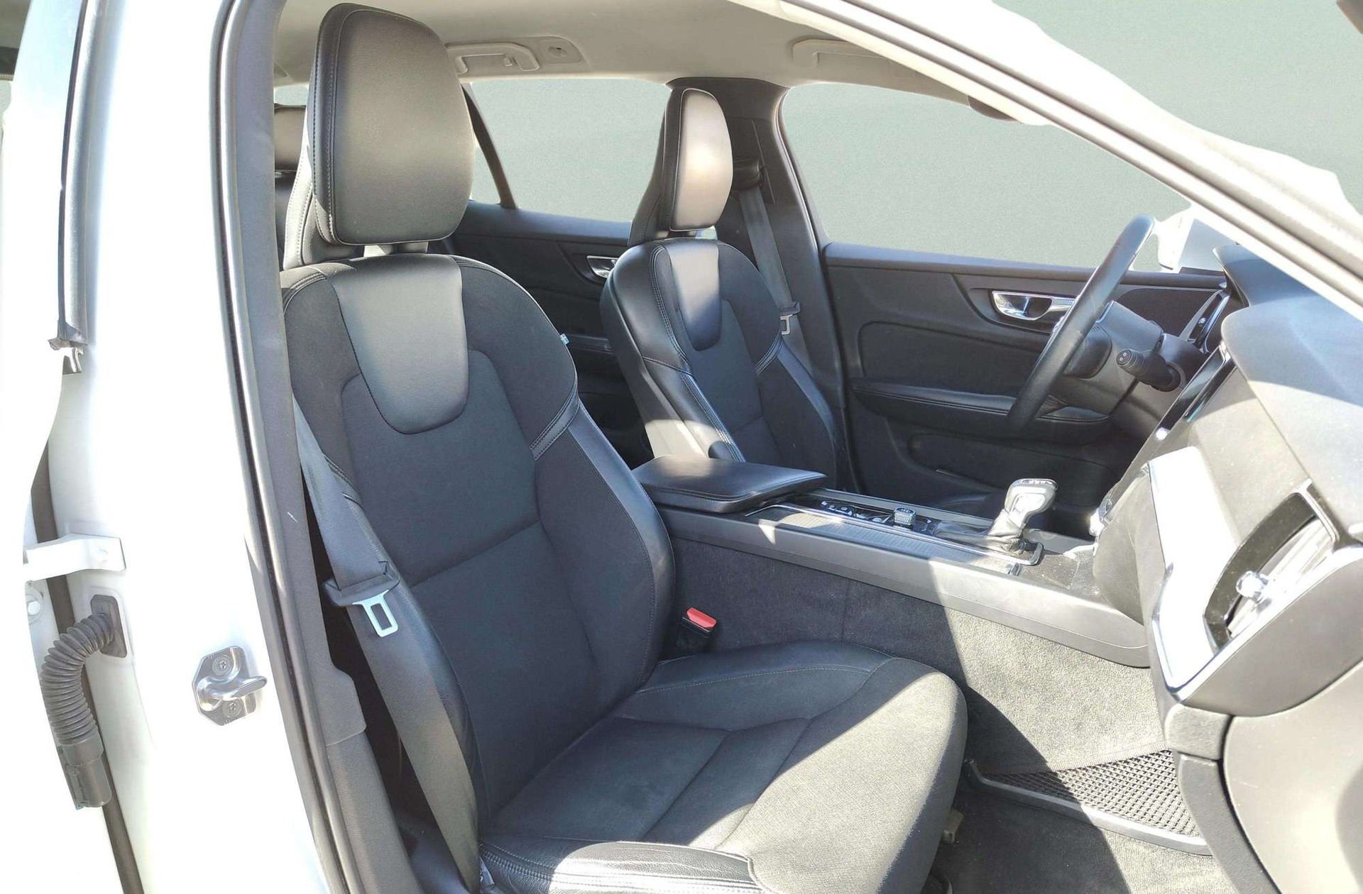Volvo V60 D3 Business Plus - foto 21