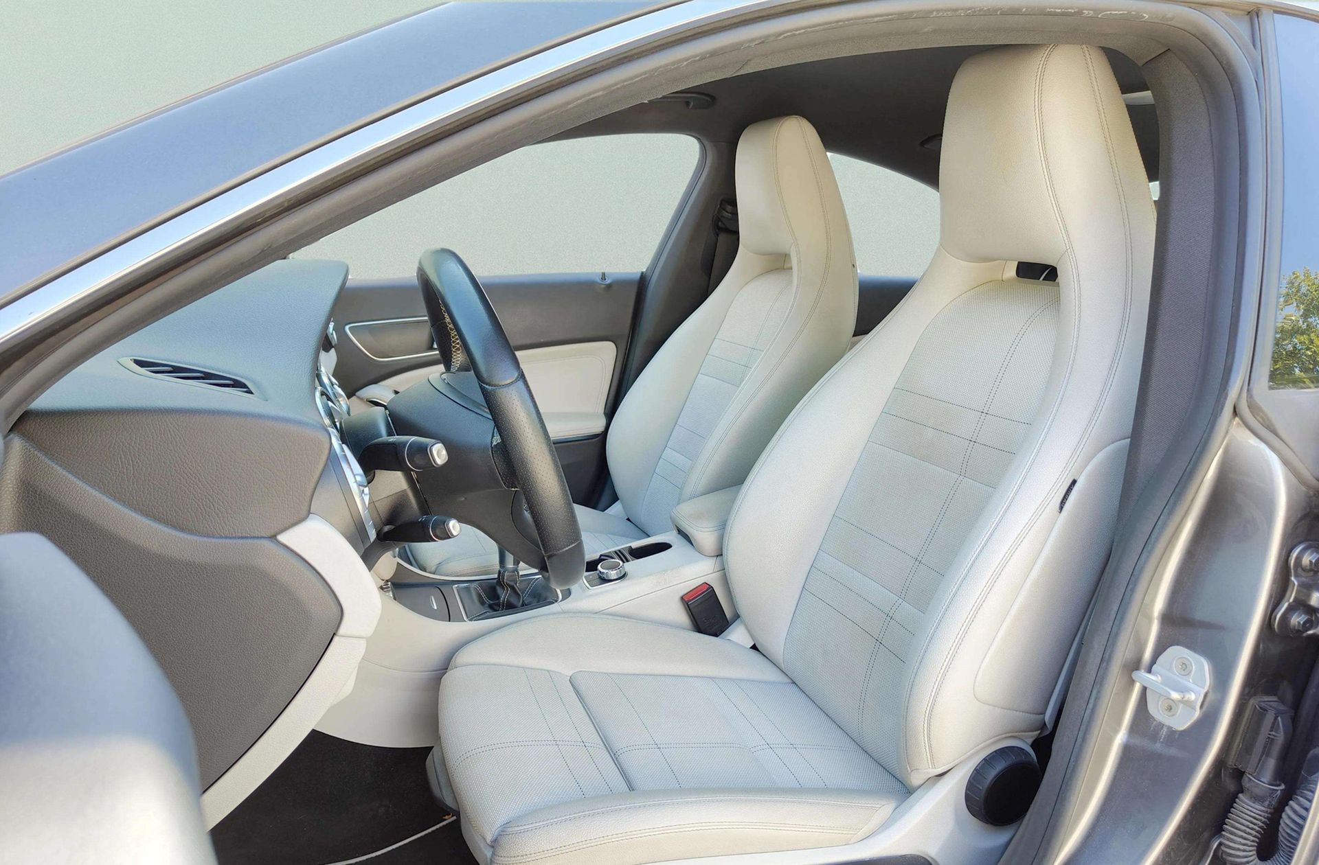 Mercedes-Benz CLA 200 - foto 9