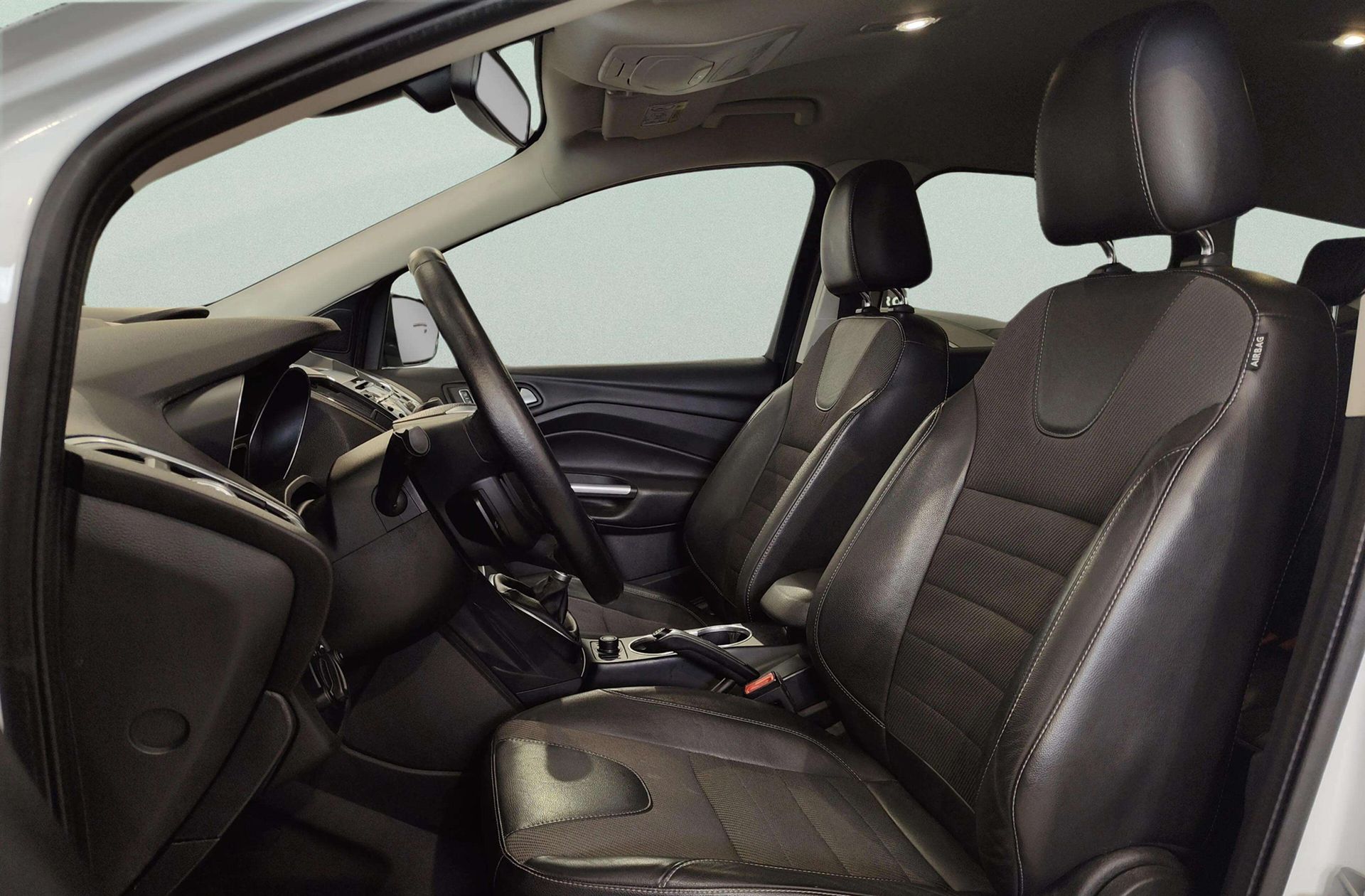 Ford Kuga 2.0 TDCi Titanium 4x2 - foto 8