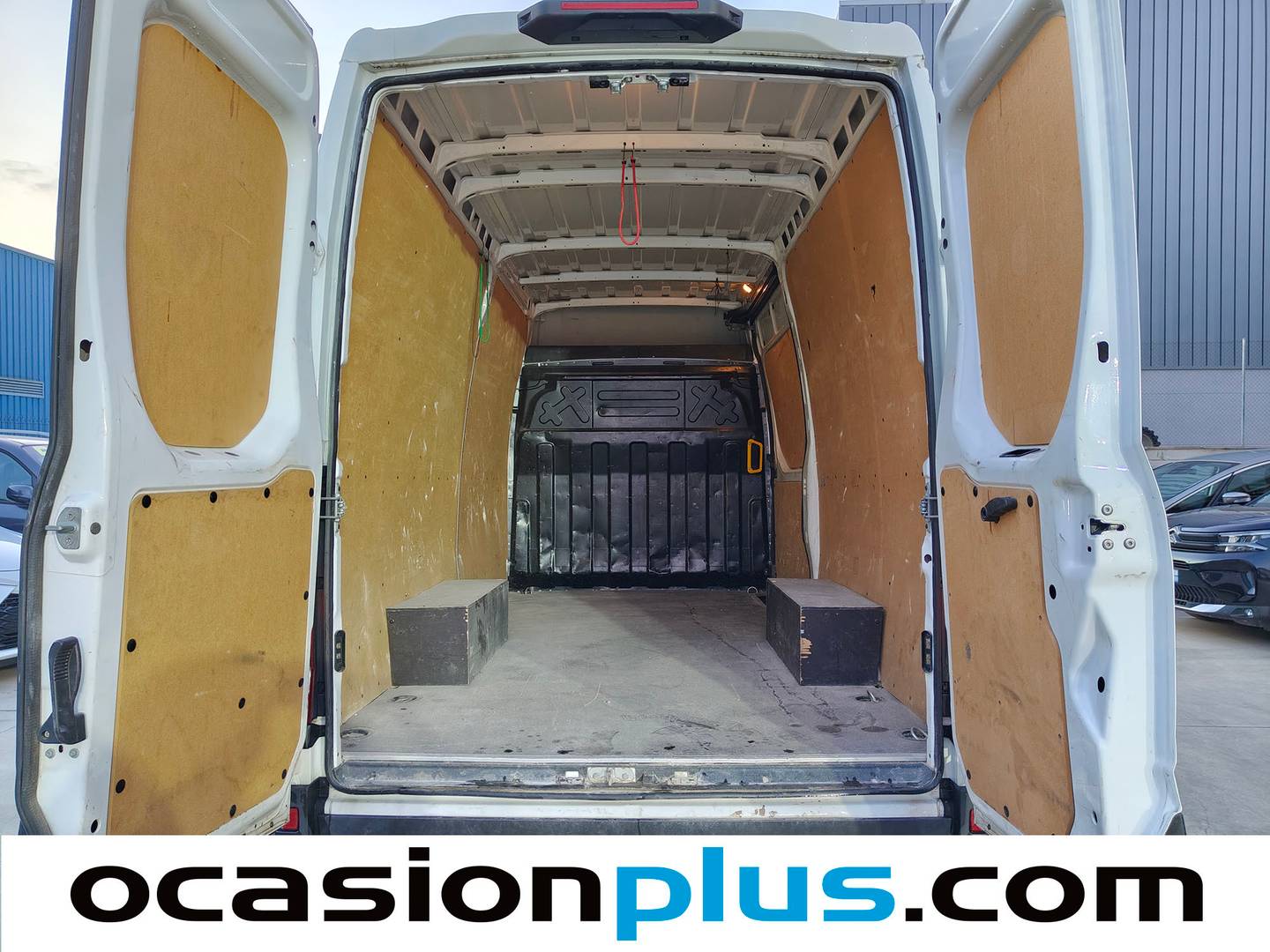 Foto asientos traseros Iveco Daily Iveco Daily Furgon 35S 16 V 3520L/H2 (156 CV)