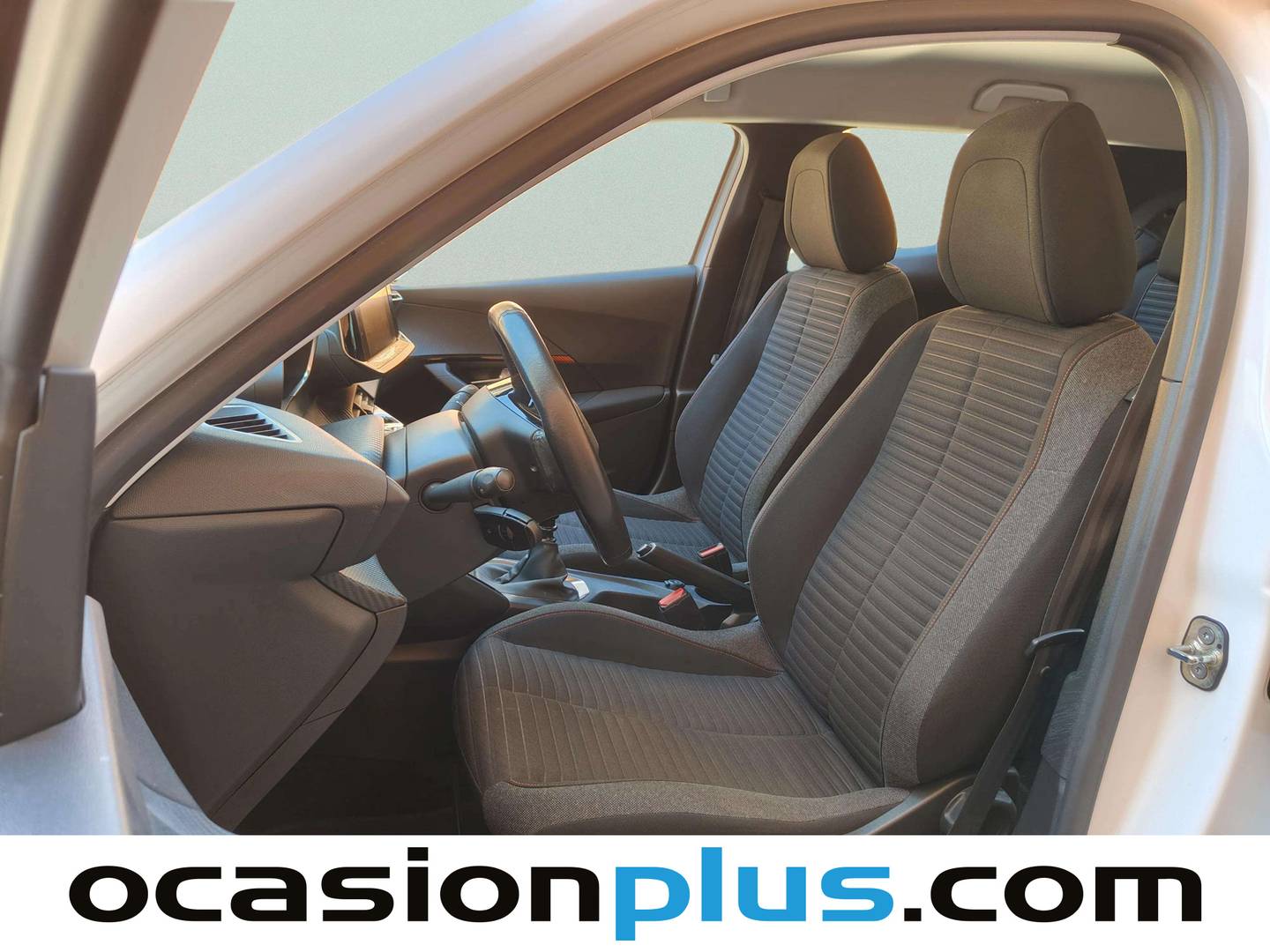 Foto asientos delanteros Peugeot 2008 Peugeot 2008 BlueHDi 100 S&S Active (100 CV)