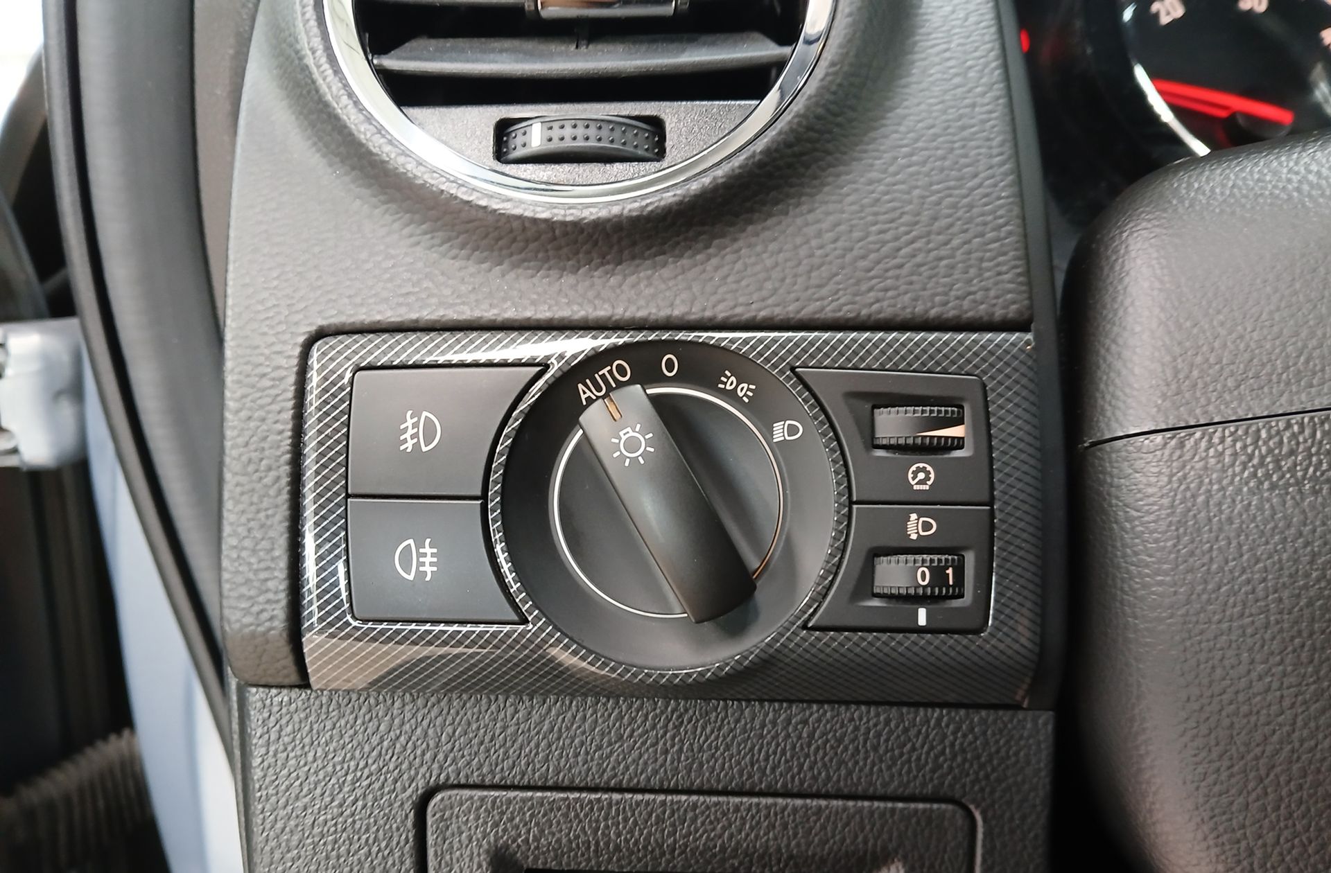 Opel Antara 2.2 CDTI Selective 4x2 - foto 23