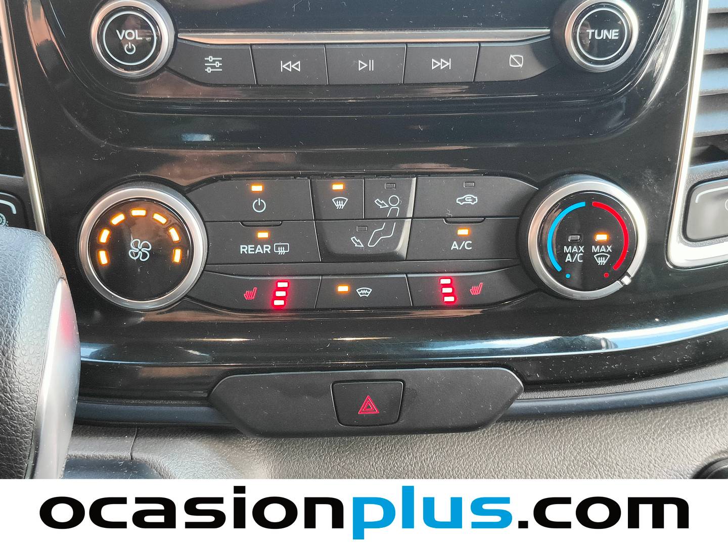 Foto Ford Tourneo Custom FORD Tourneo Custom 2.0 EcoBlue L2 Active Auto (170 CV) 8 Plazas