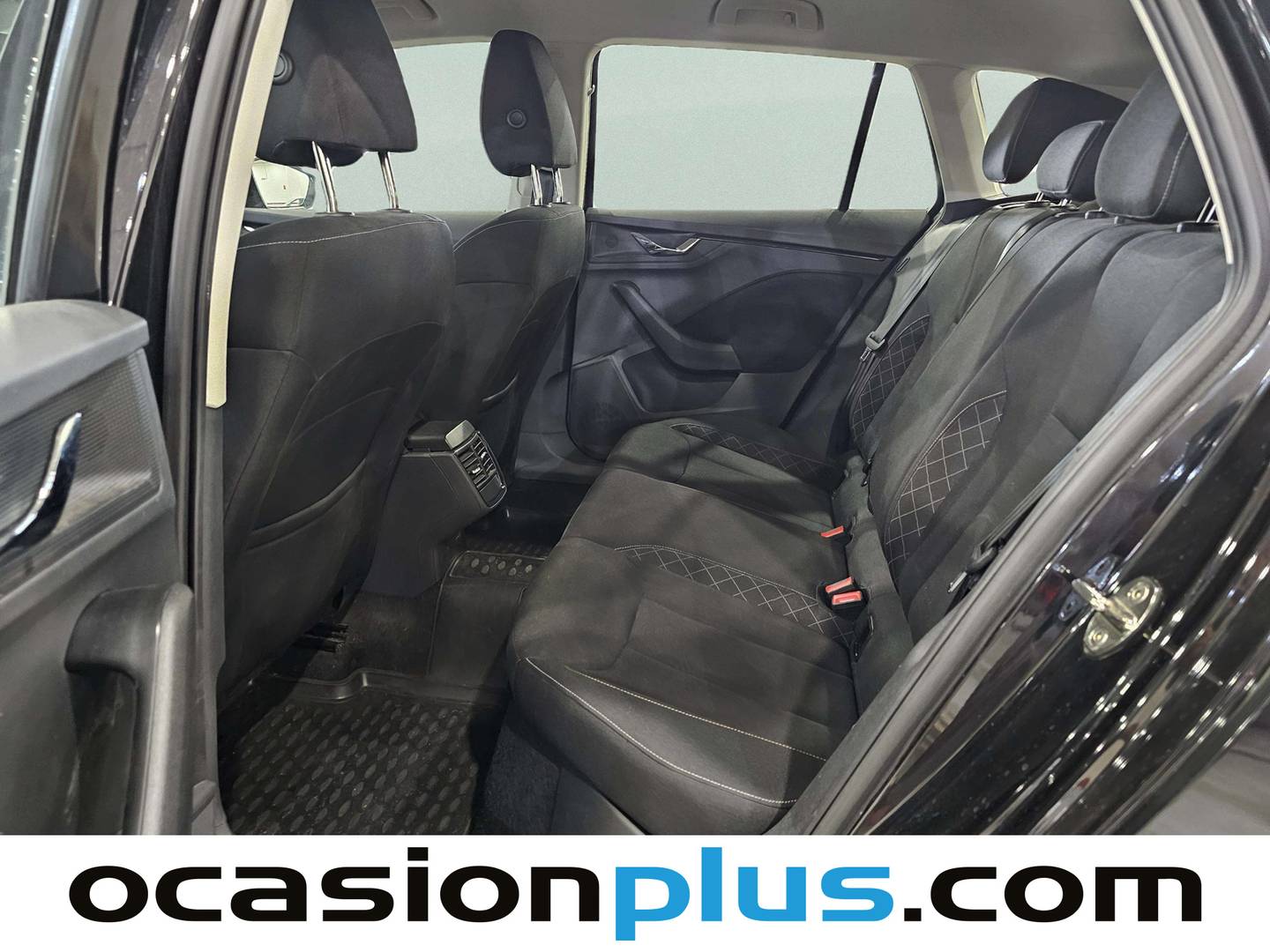 Foto asientos traseros Skoda Kamiq Skoda Kamiq 1.0 TSI Ambition (110 CV)