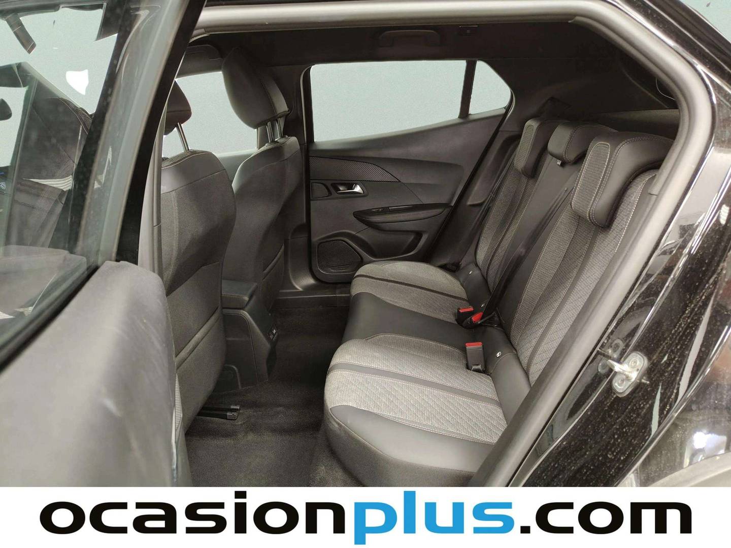 Foto asientos traseros Peugeot 2008 Peugeot 2008 Allure Hybrid eDCS6 (136 CV)