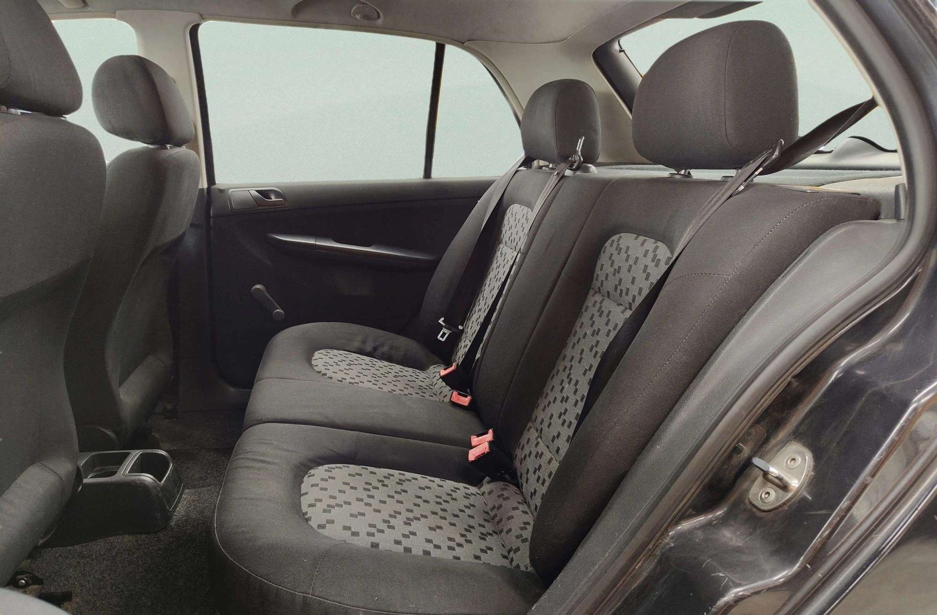 Škoda Fabia 1.2 Young - foto 9