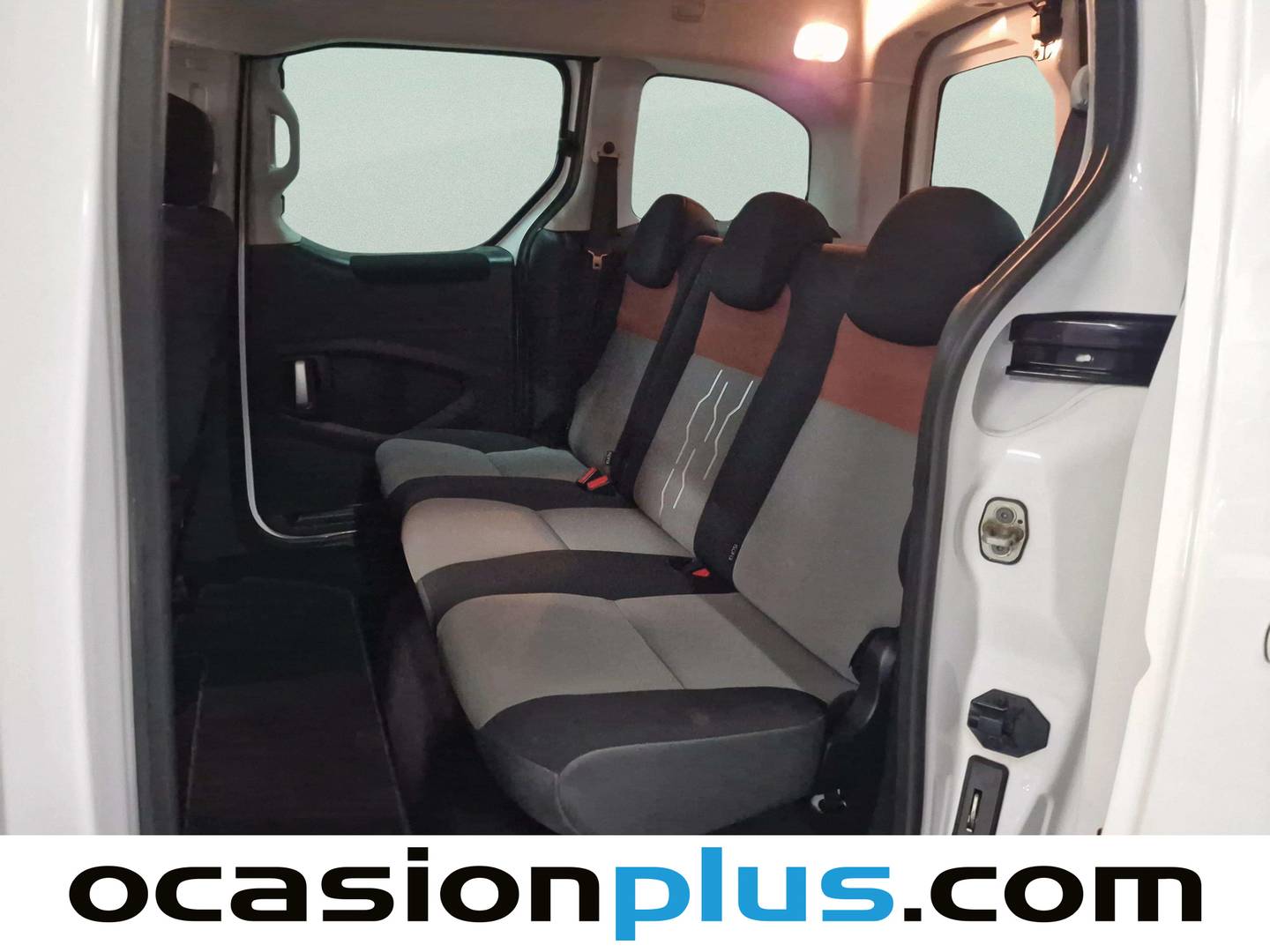Foto asientos traseros Peugeot Partner Peugeot Partner Tepee PureTech 110 Active (110 CV)